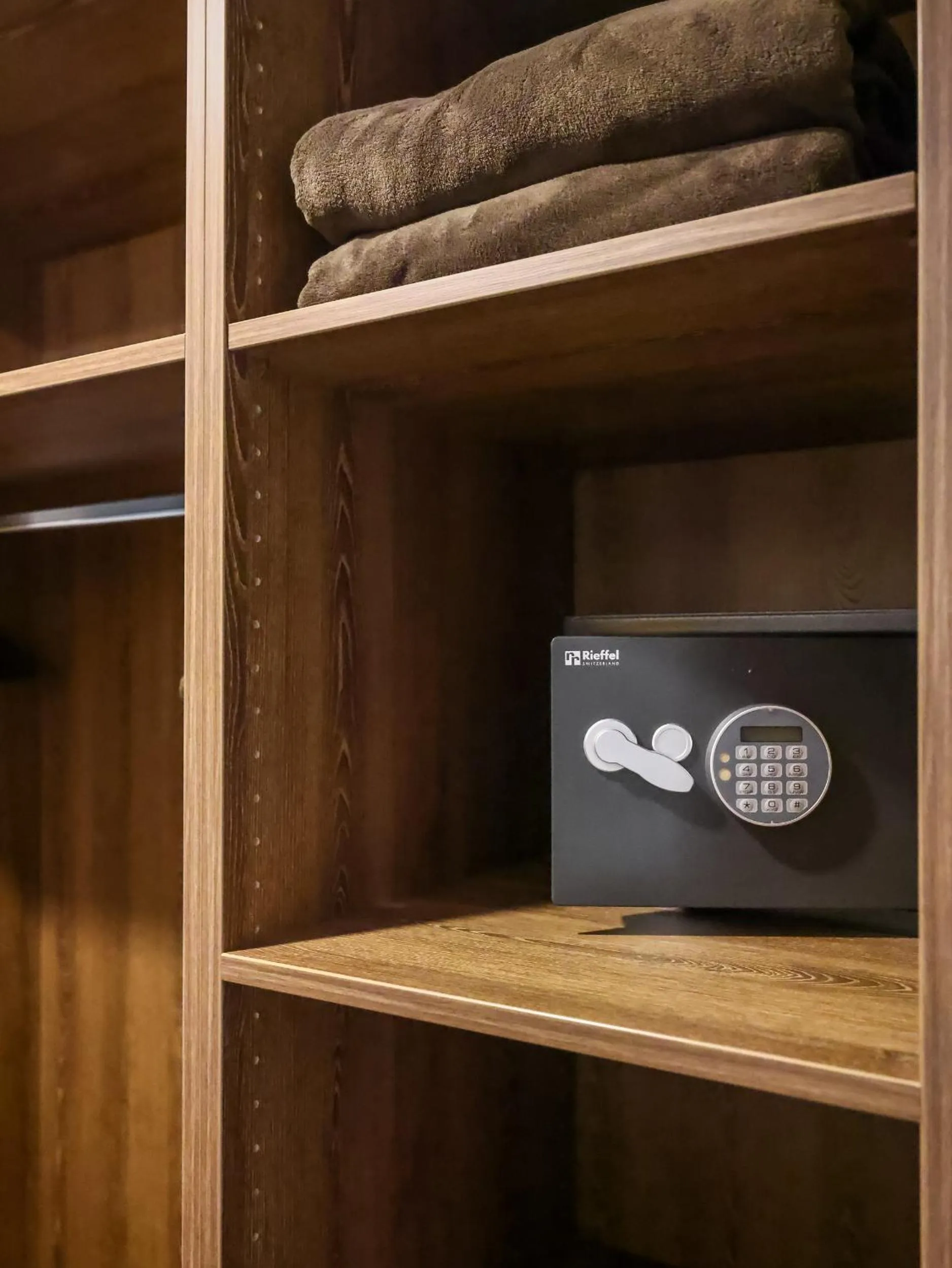 TV and multimedia in dala Hotel & Apartments