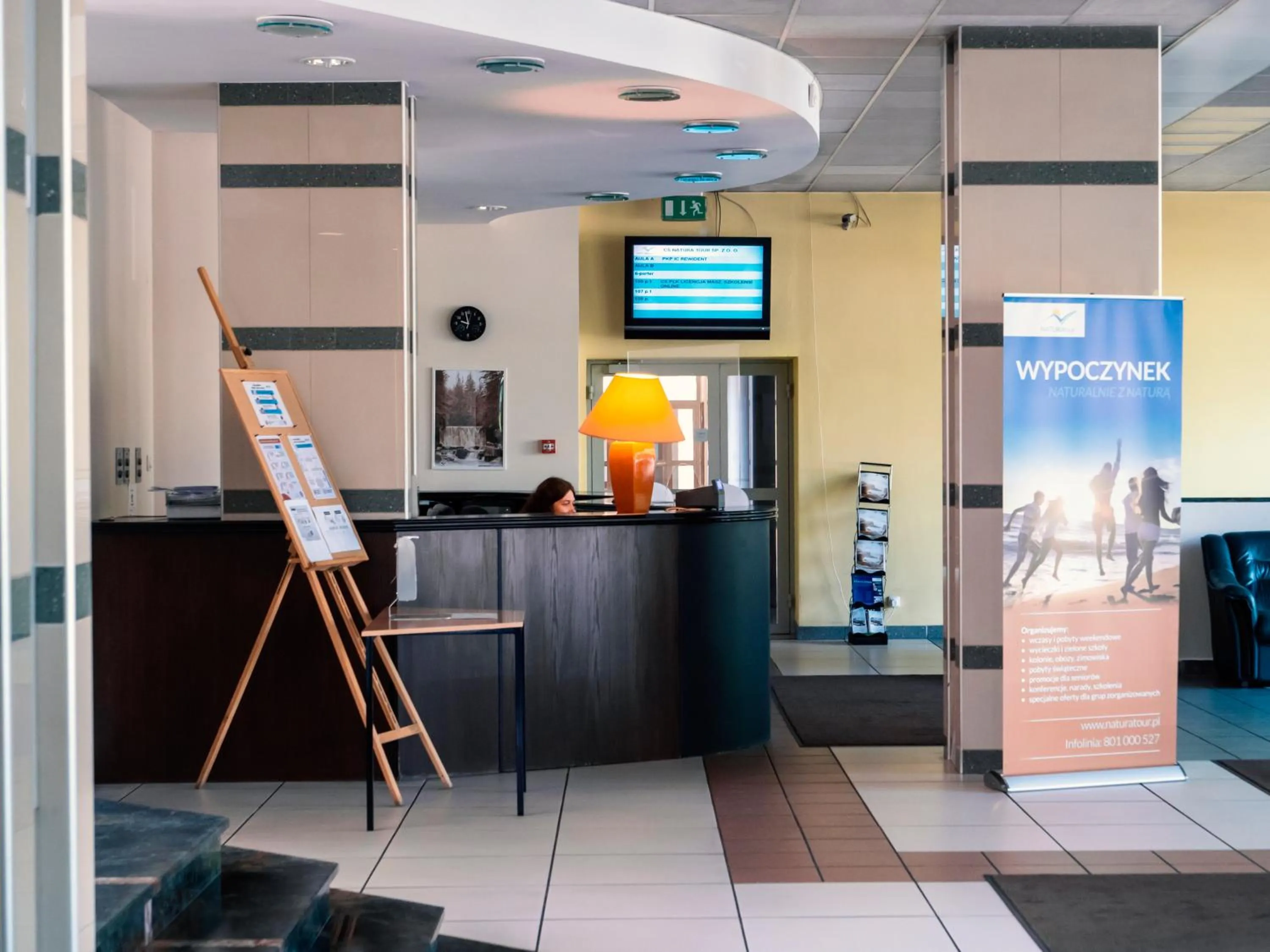 Lobby or reception in CKS Warszawa (Centrum Konferencyjno-Szkoleniowe CS Natura Tour)