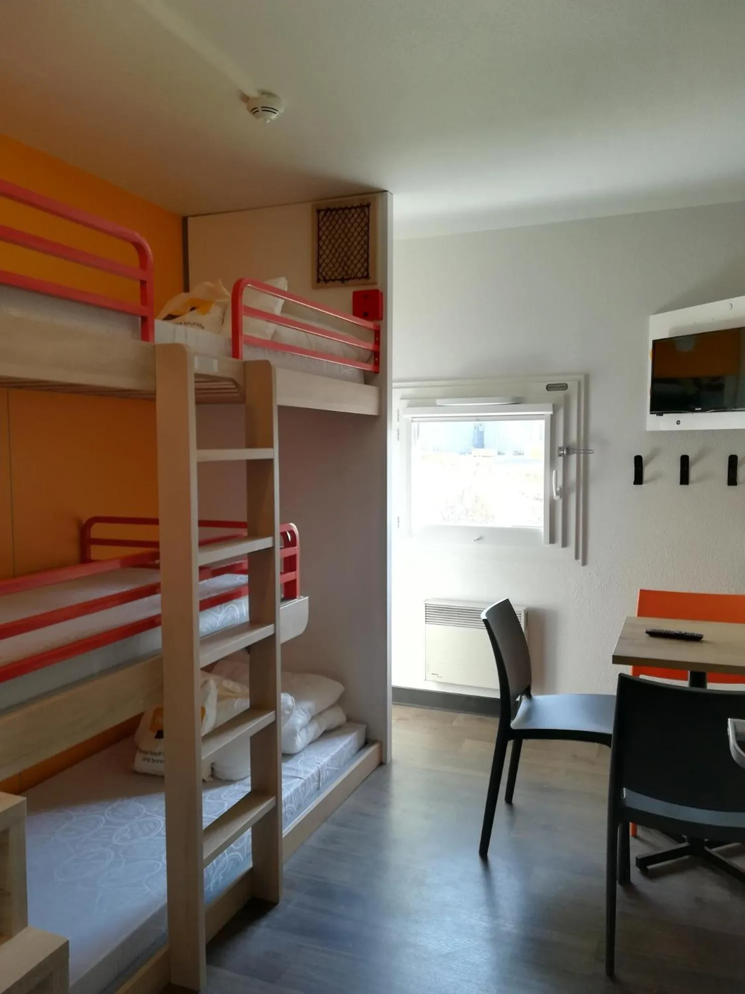 bunk bed, Bed in hotelF1 Genève Saint Julien en Genevois