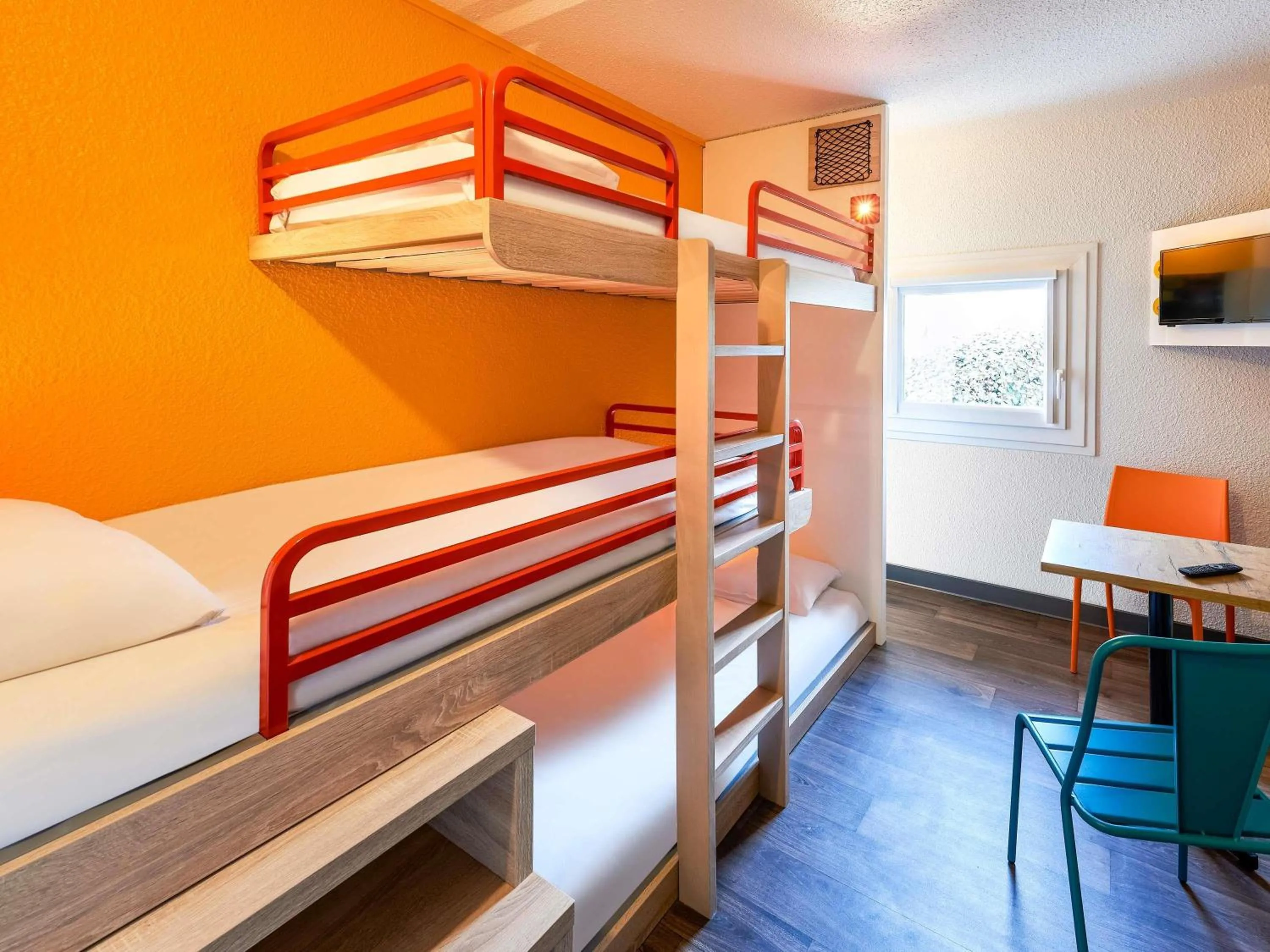 Bedroom, Bed in hotelF1 Genève Saint Julien en Genevois