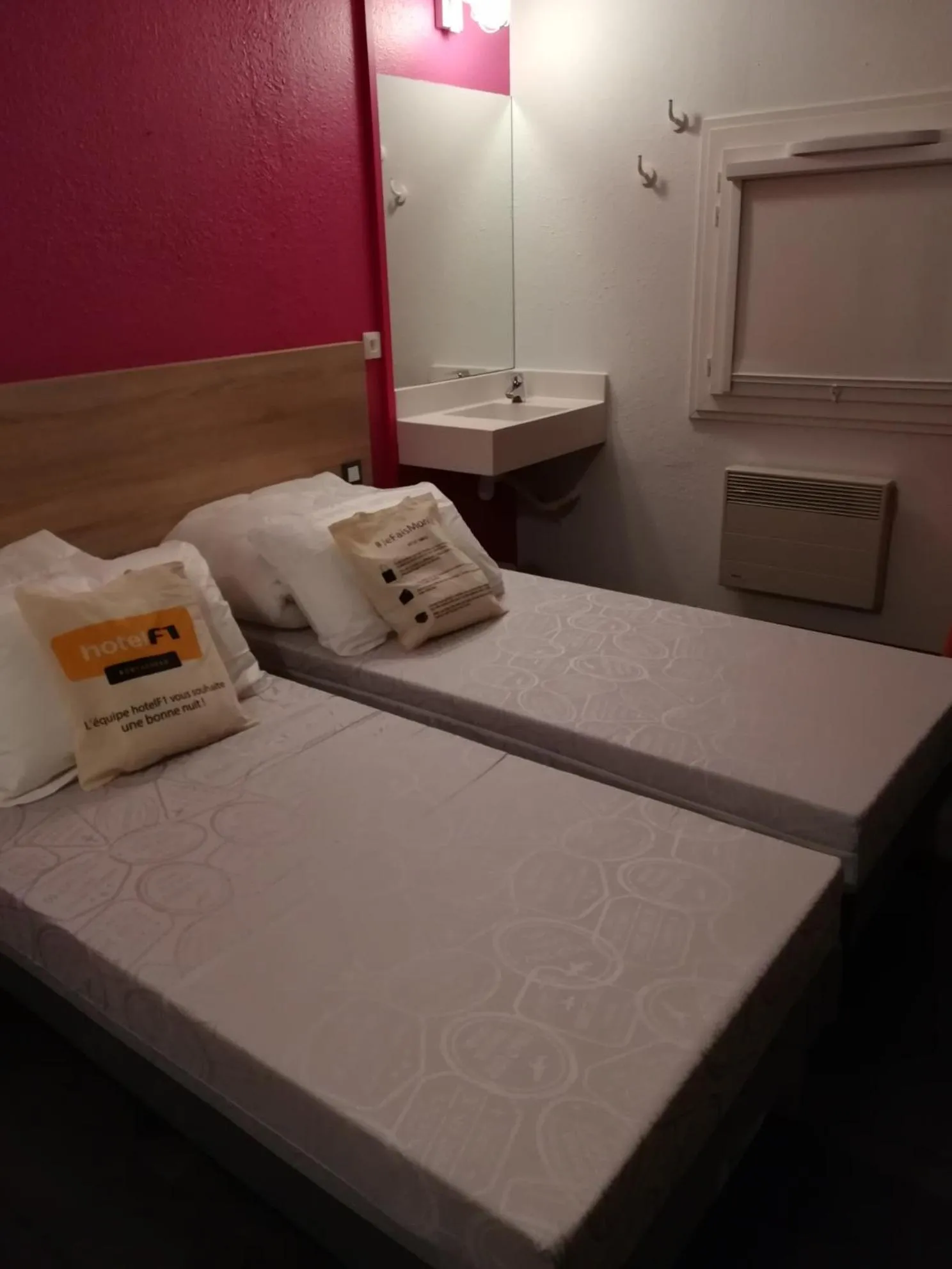 Bed in hotelF1 Genève Saint Julien en Genevois