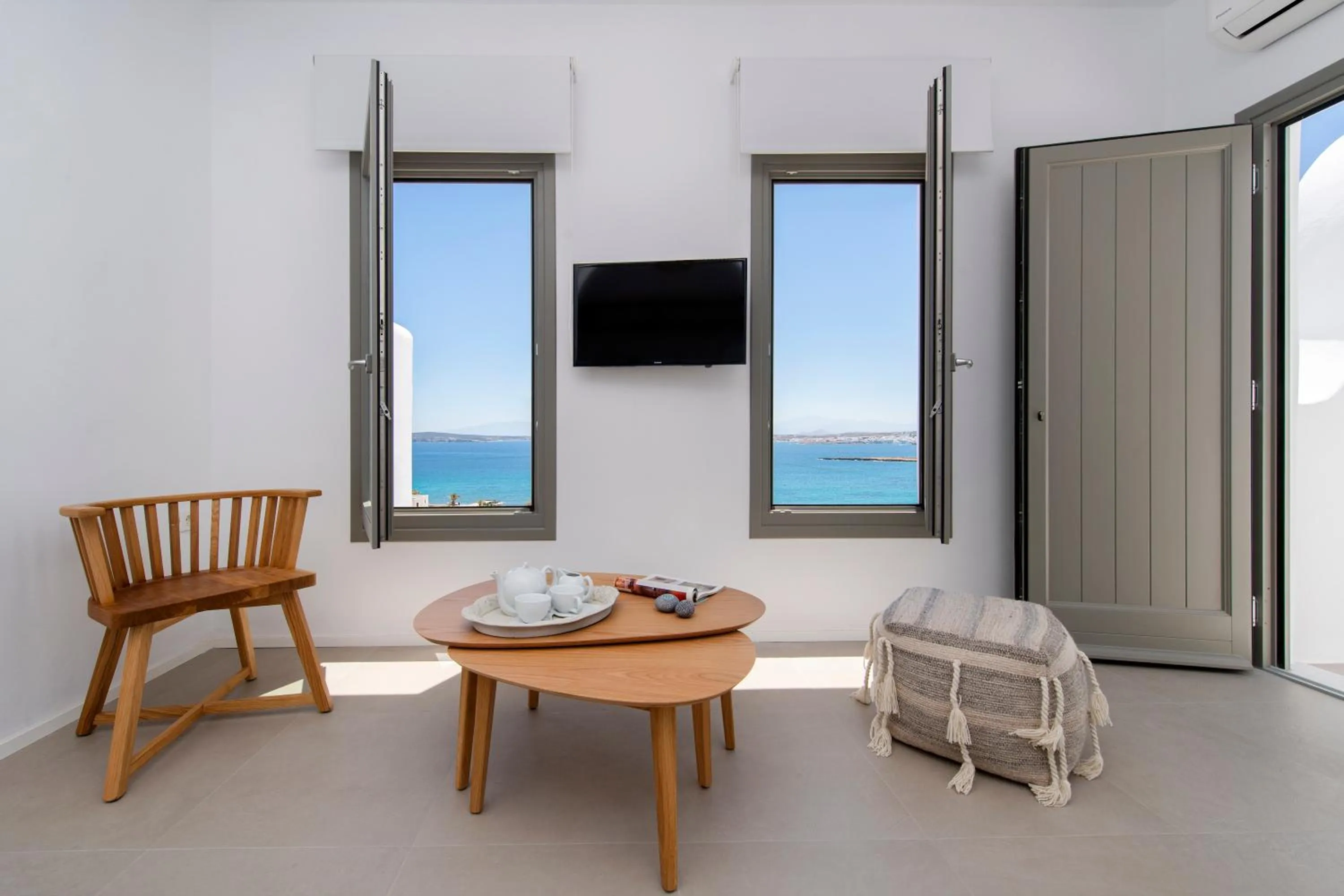 Living room in Kymo Luxury Suites Paros