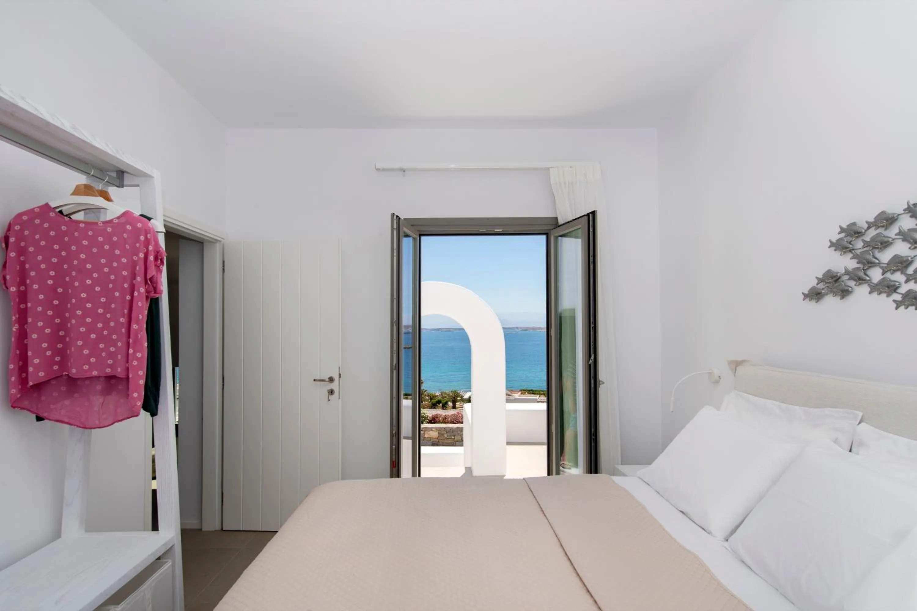 Sea view, Bed in Kymo Luxury Suites Paros
