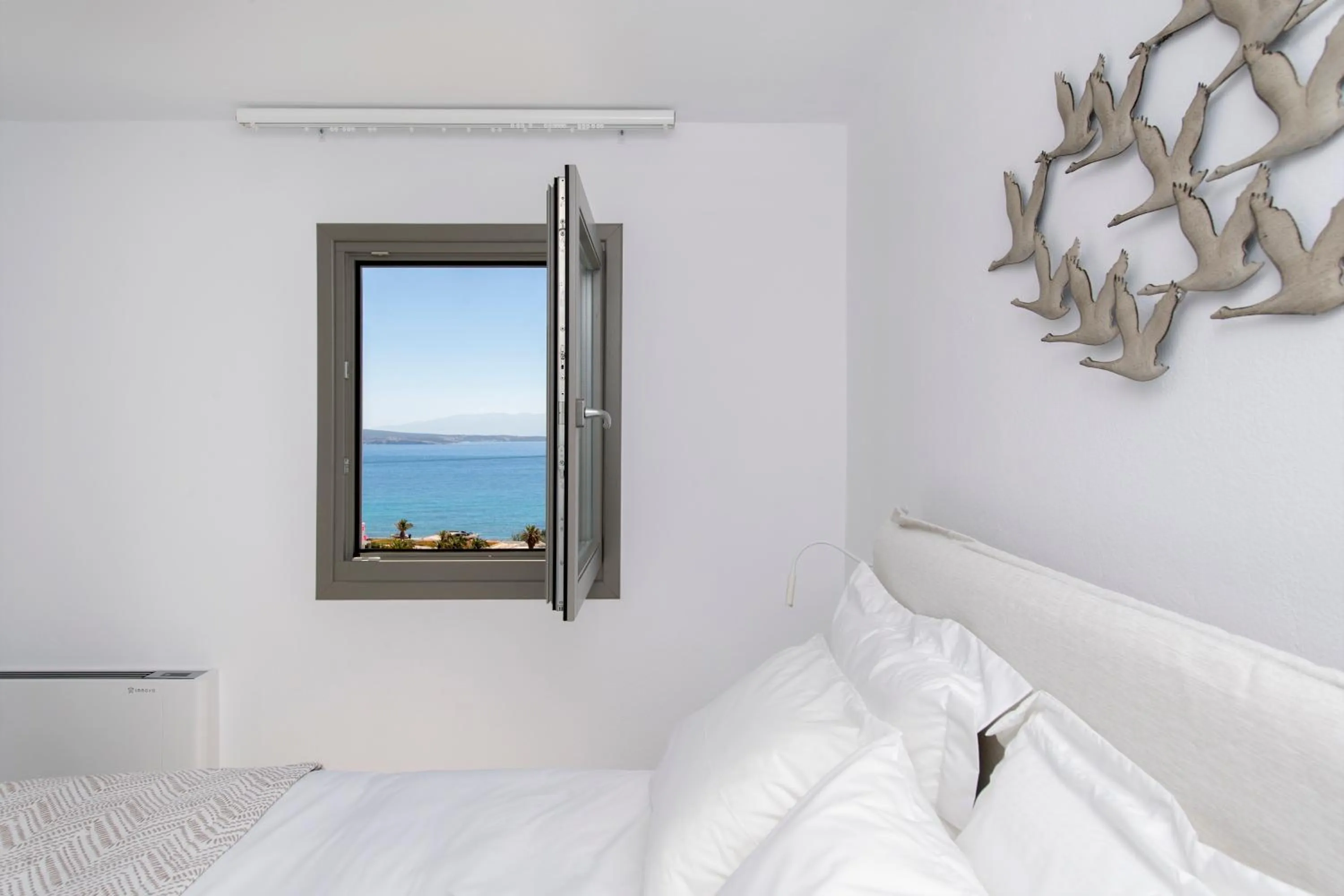 Bedroom, Bed in Kymo Luxury Suites Paros
