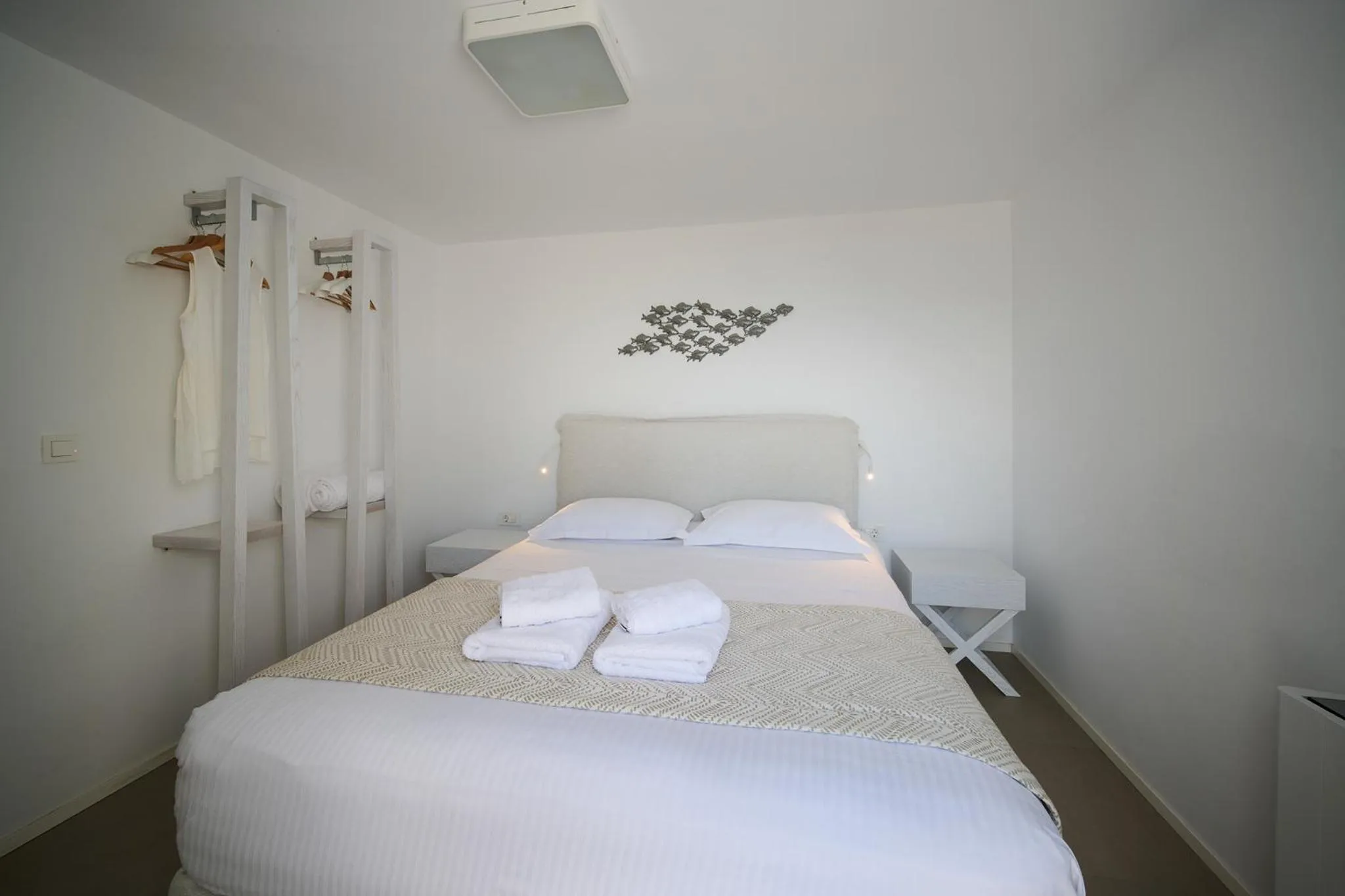 Bedroom, Bed in Kymo Luxury Suites Paros