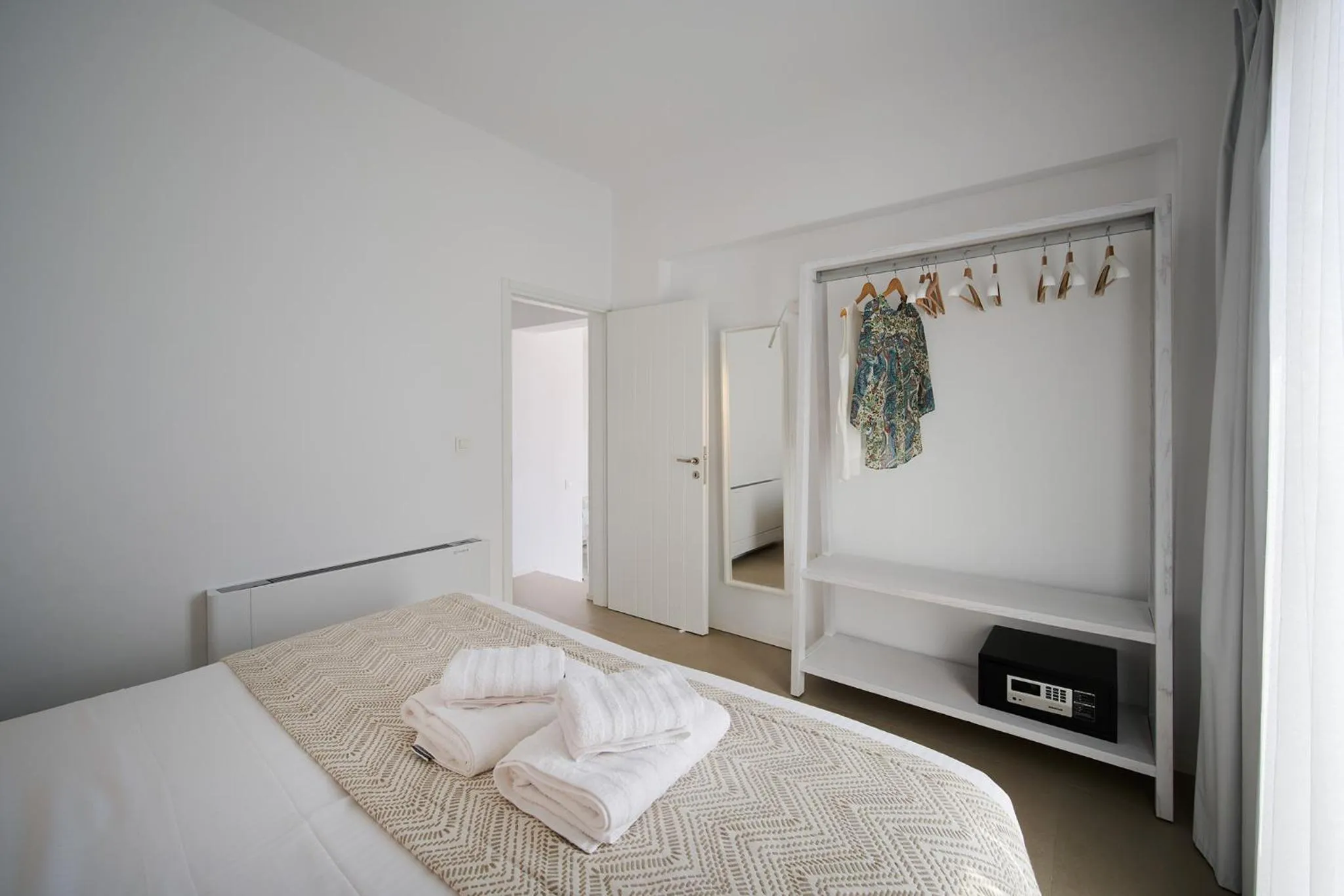 Bedroom, Bed in Kymo Luxury Suites Paros