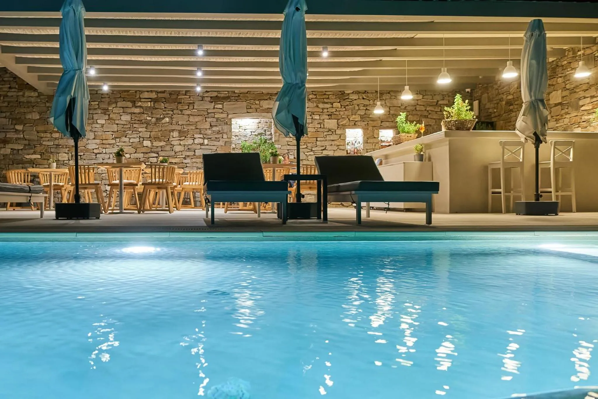 Swimming pool in Kymo Luxury Suites Paros