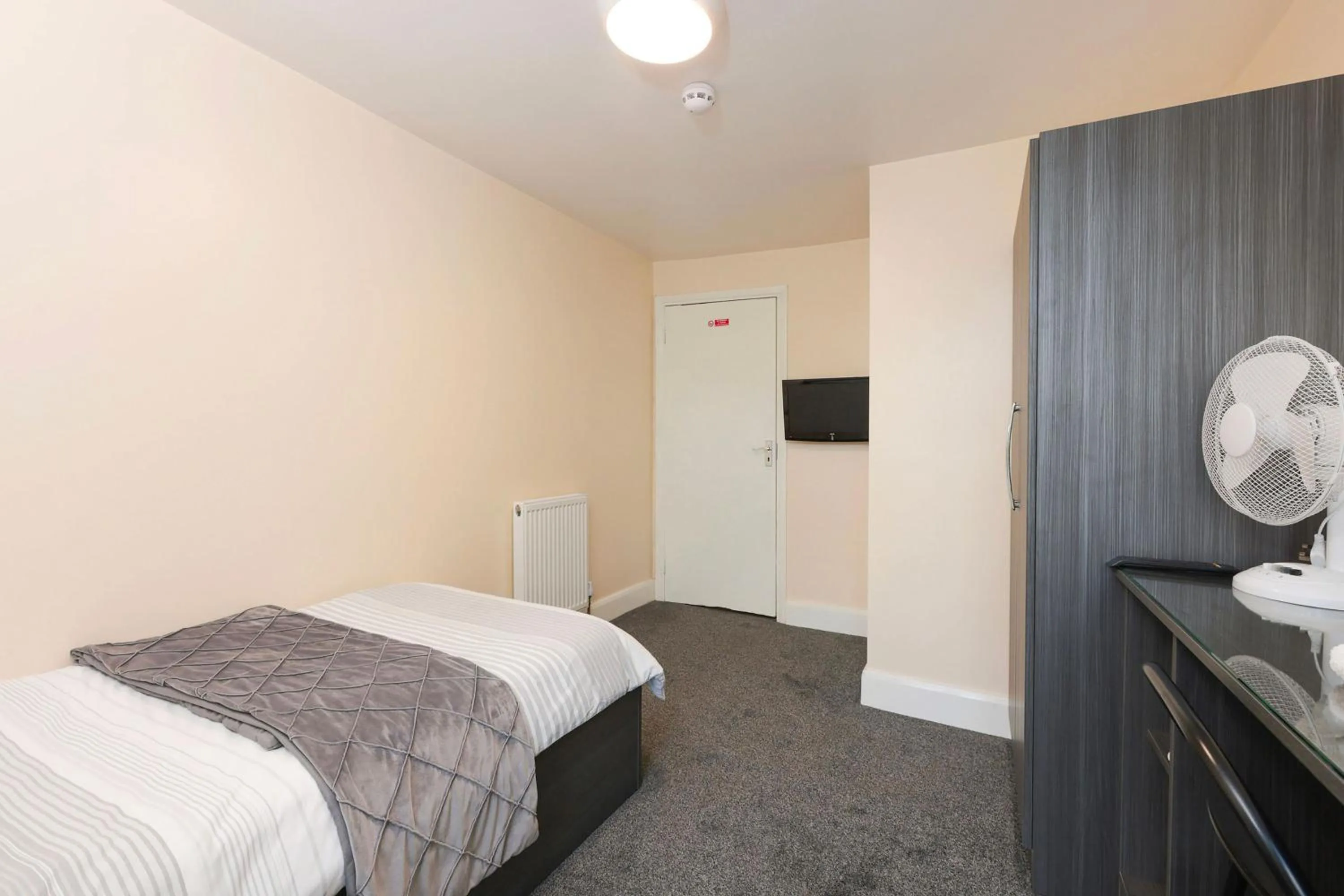 Bedroom, Bed in OYO Honeycroft Lodge