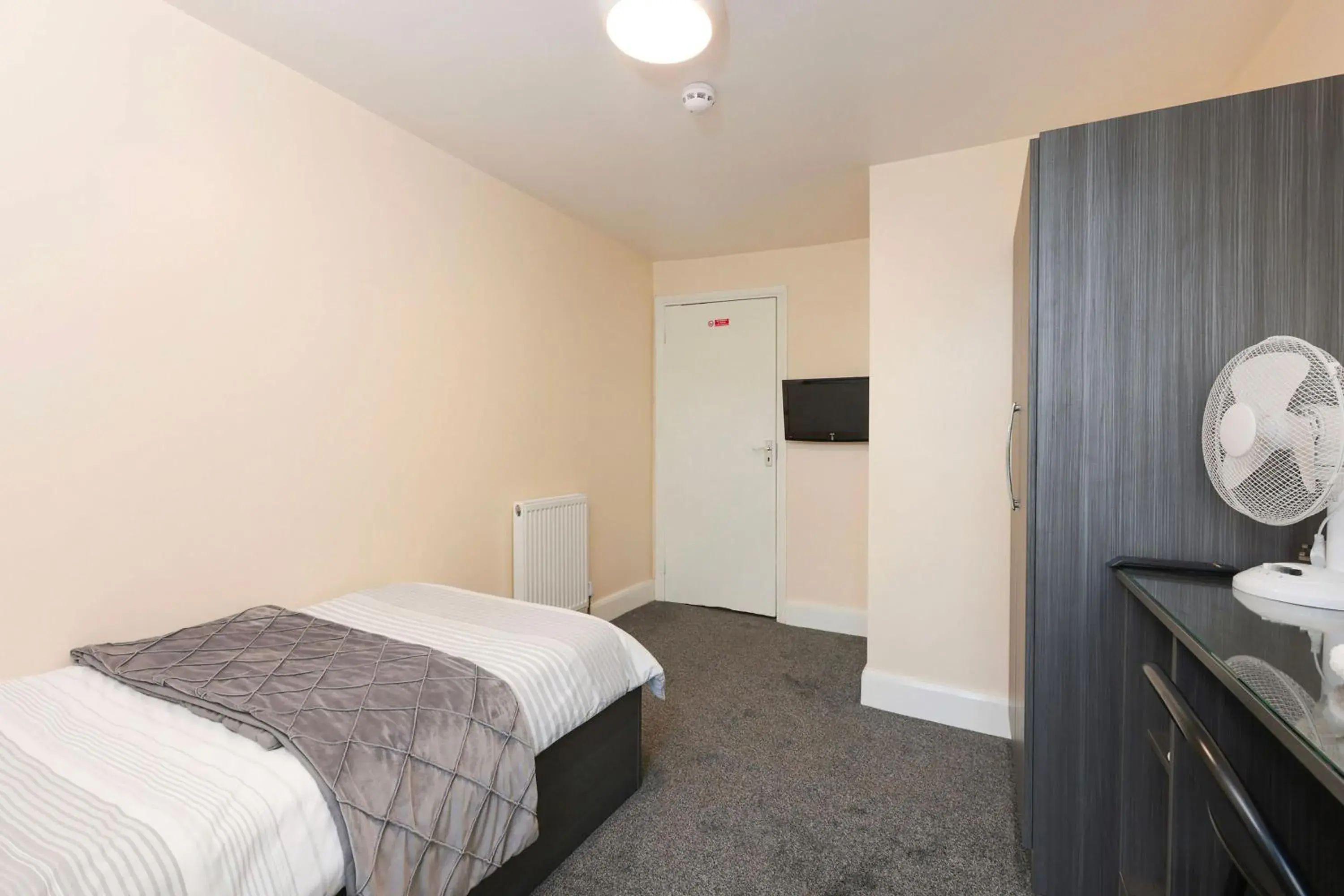 Bedroom, Bed in OYO Honeycroft Lodge Bedroom, Bed in OYO Honeycroft Lodge