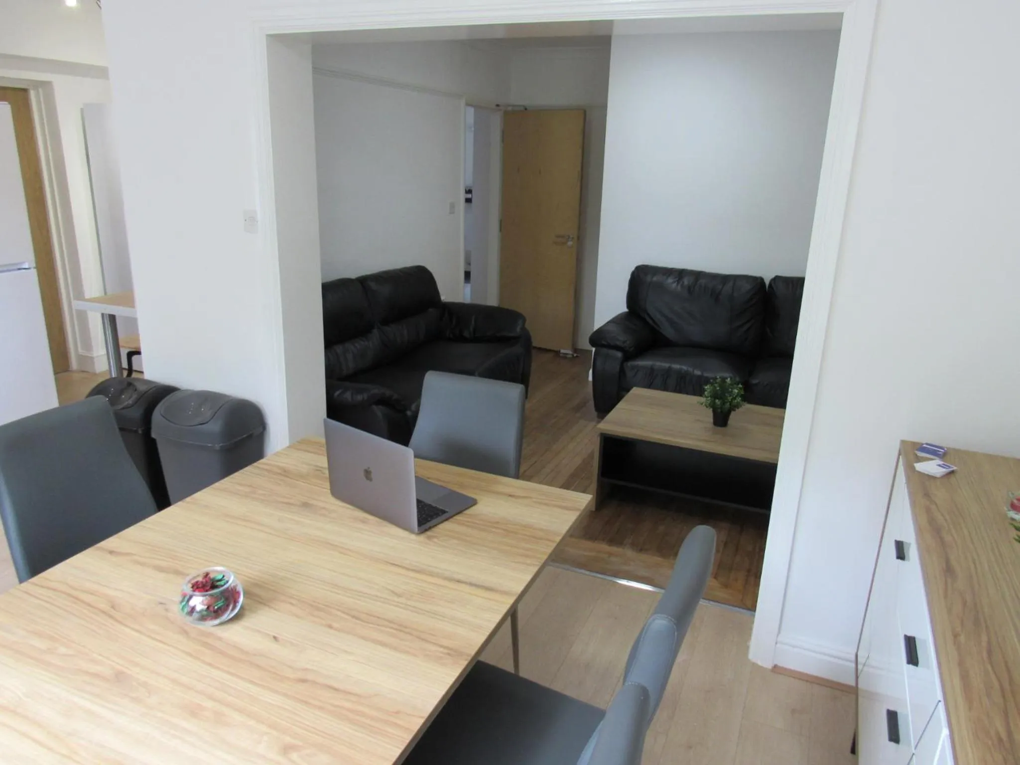 The Cambridge Suites - Tas Accommodations