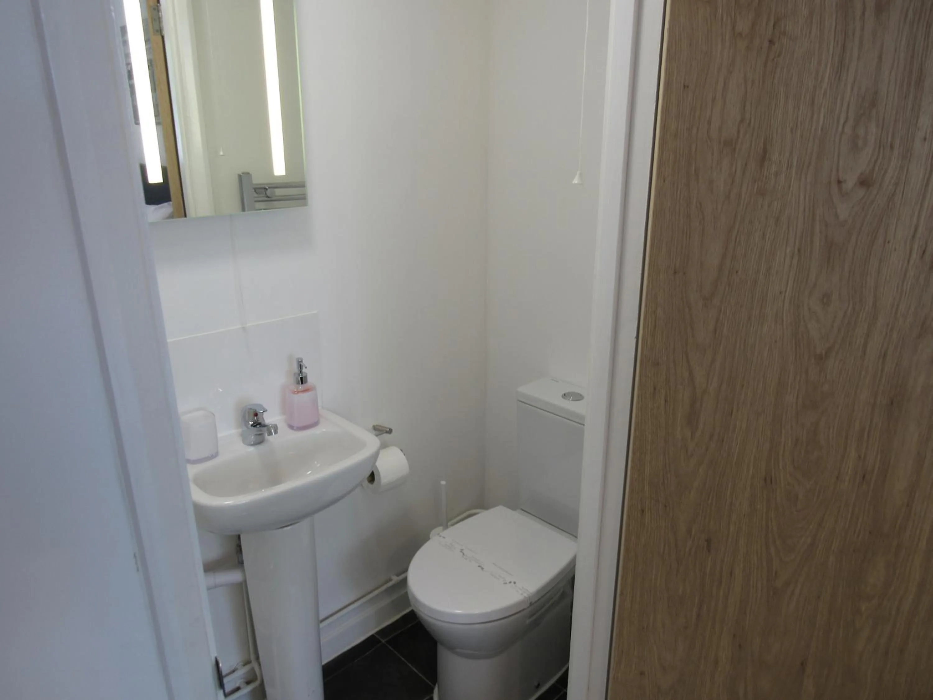 The Cambridge Suites - Tas Accommodations