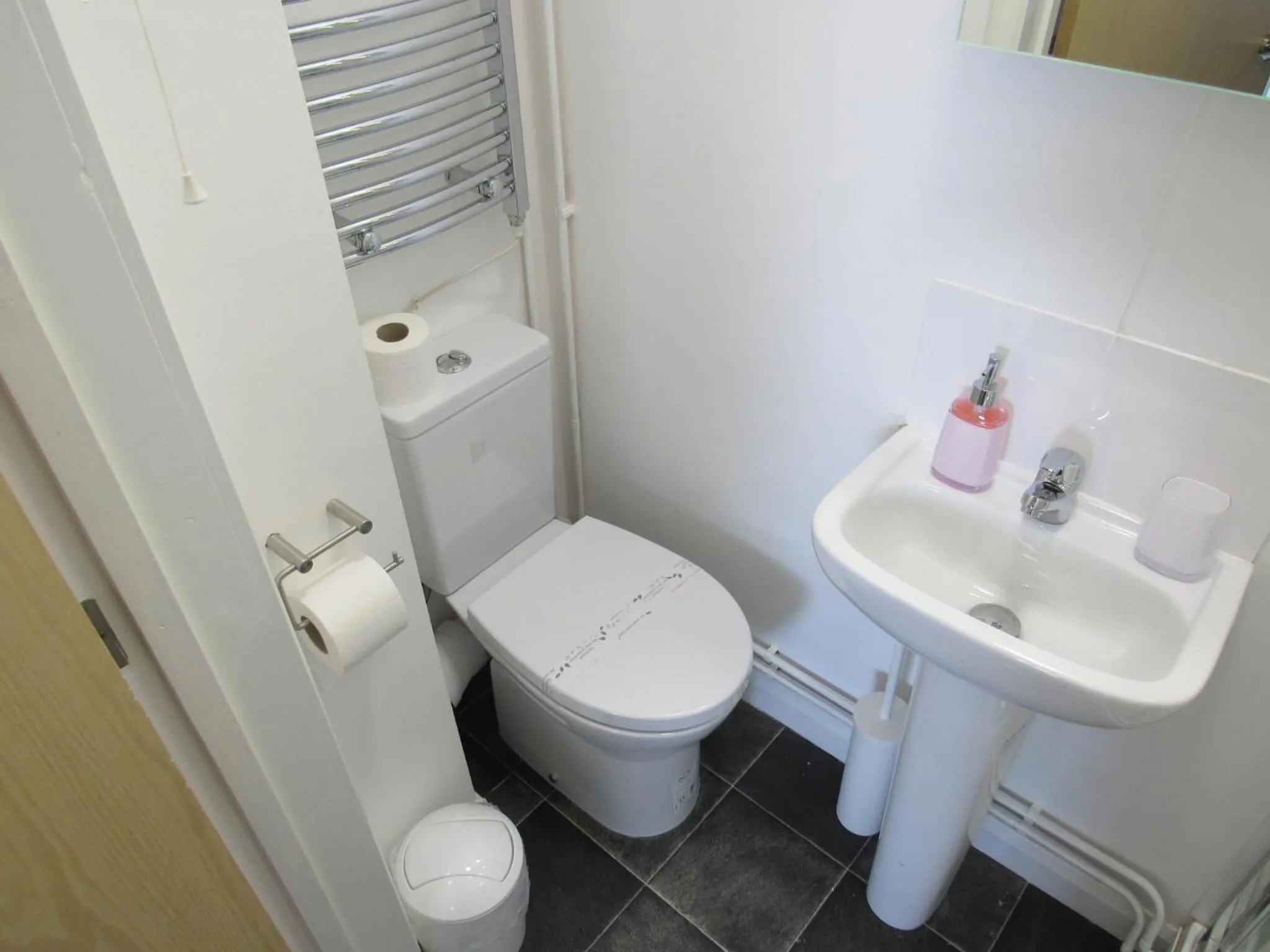 The Cambridge Suites - Tas Accommodations