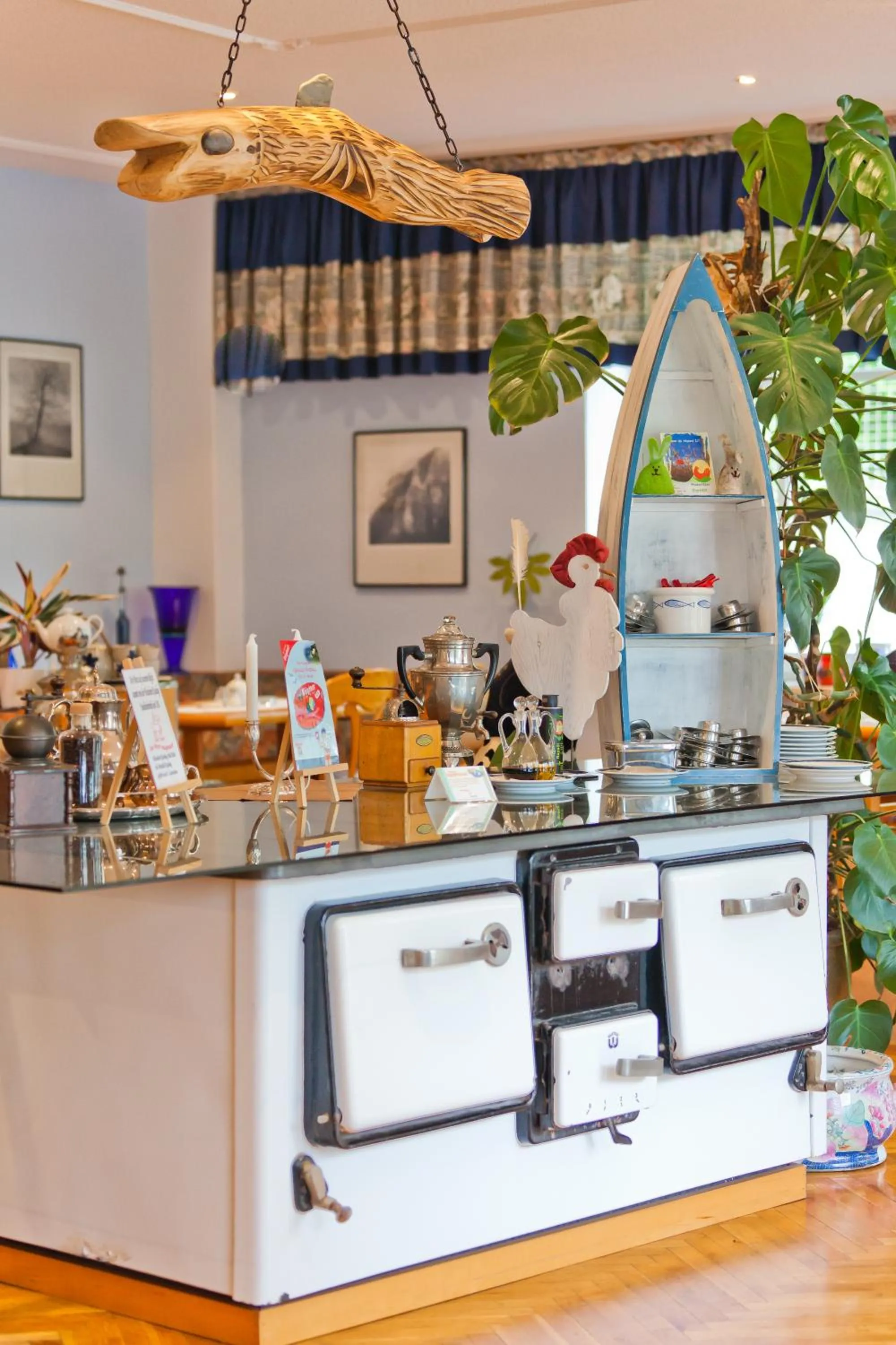 Restaurant/places to eat in Hotel Villa Subklew