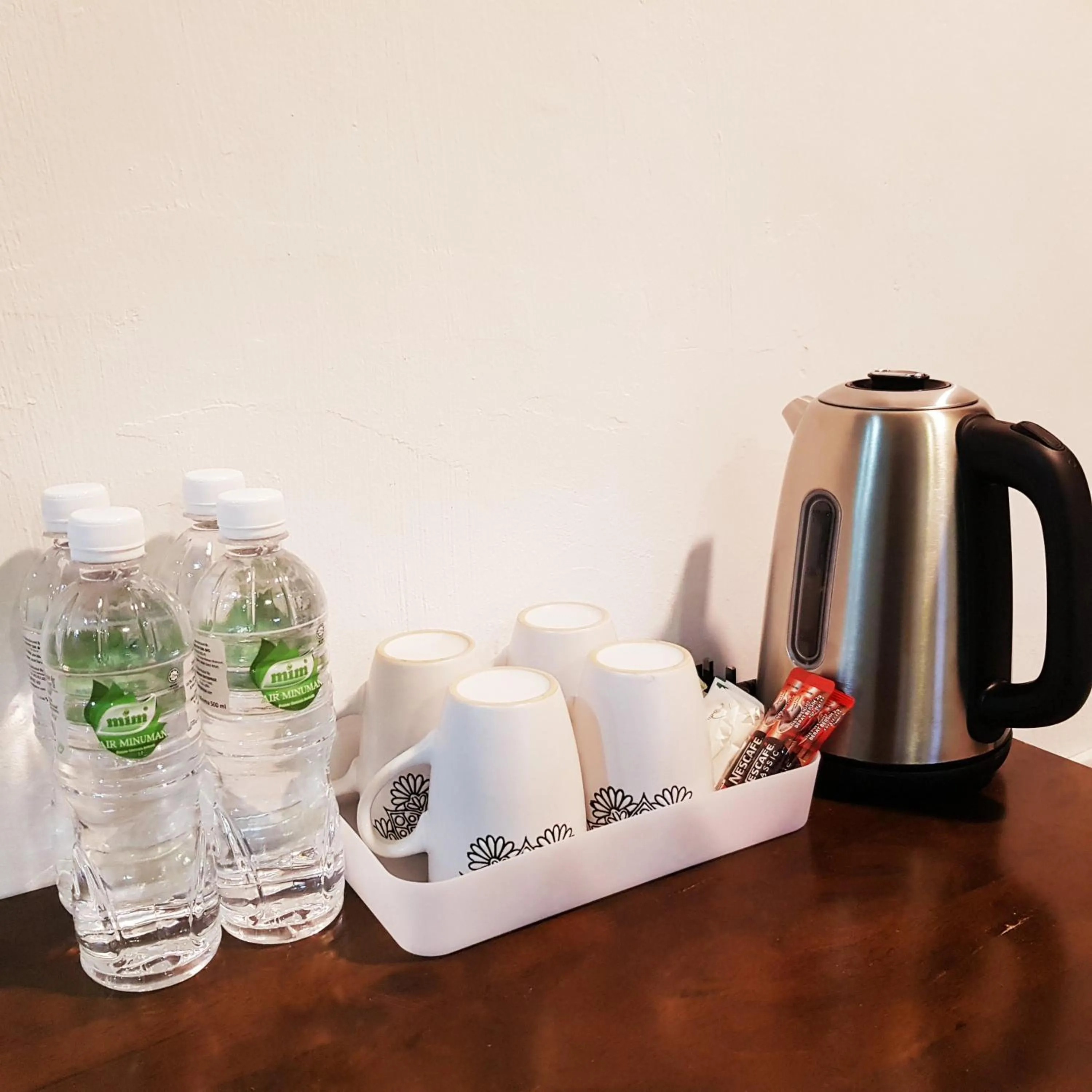 Coffee/tea facilities in CassaKaseh Guest House