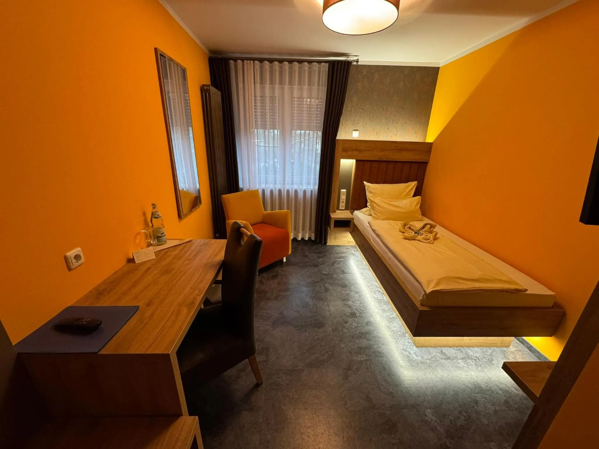 Photo of the whole room, Bed in Heidekönig Hotel Celle