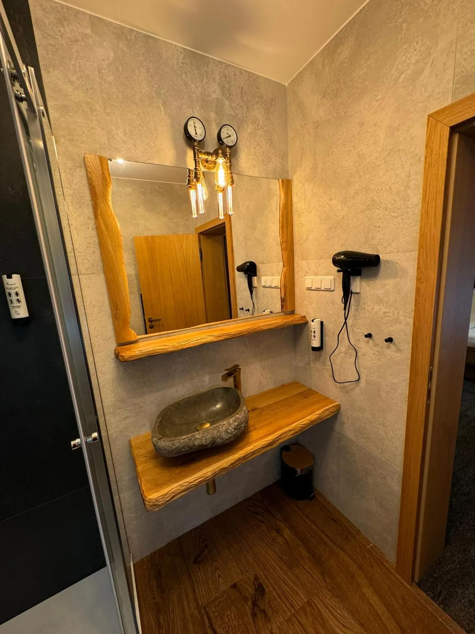 Bathroom in Heidekönig Hotel Celle