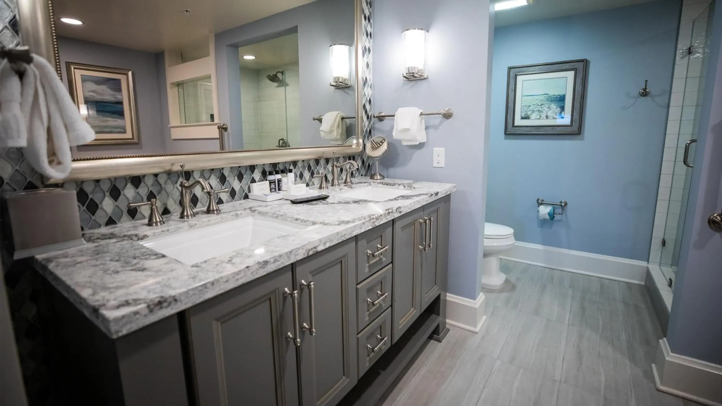 Four-Bedroom Signature Room with Two King and Four Queen Beds in Holiday Inn Club Vacations Cape Canaveral Beach Resort Four-Bedroom Signature Room with Two King and Four Queen Beds in Holiday Inn Club Vacations Cape Canaveral Beach Resort