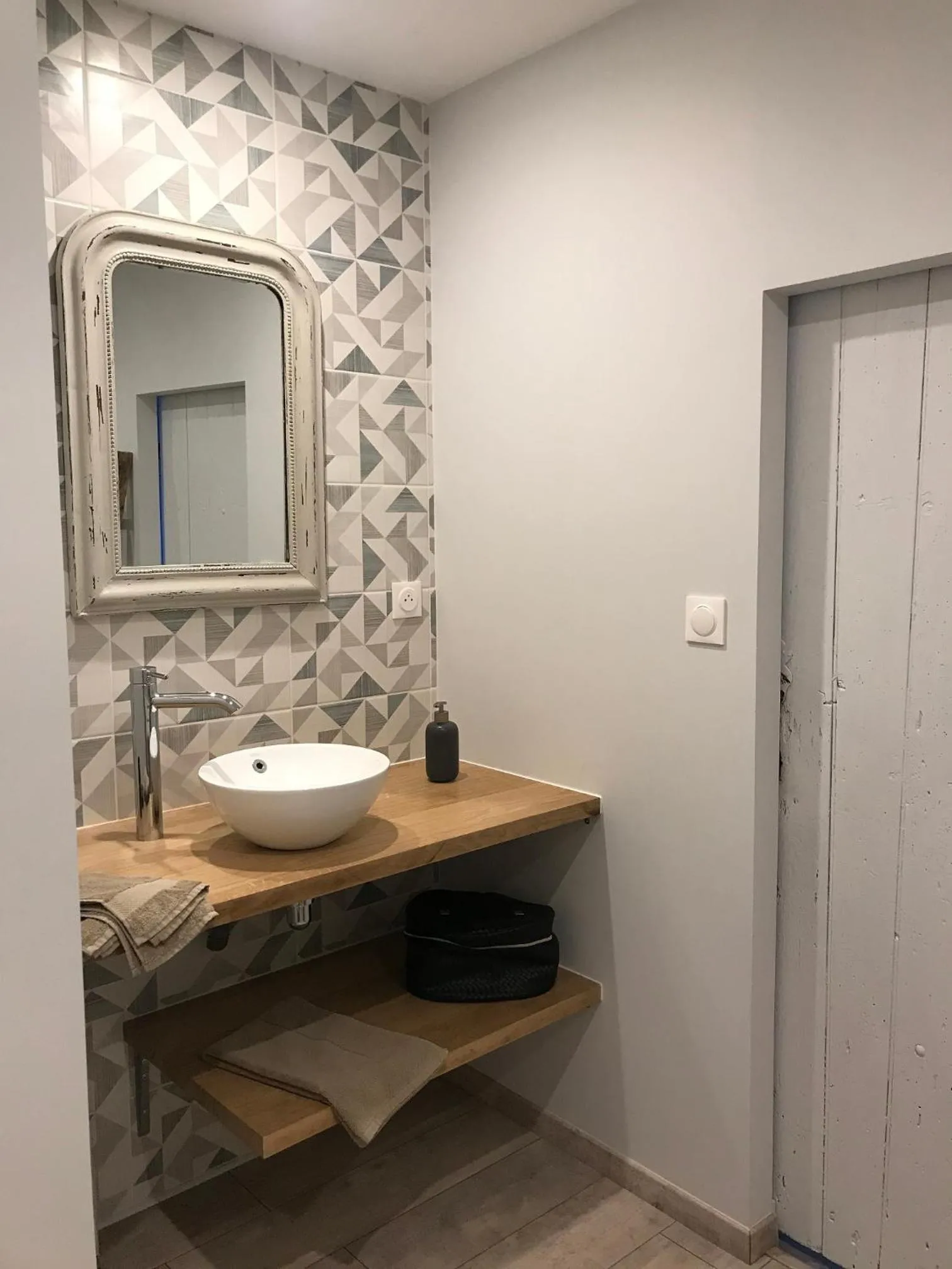 Bathroom in Logis de Pierre Levée