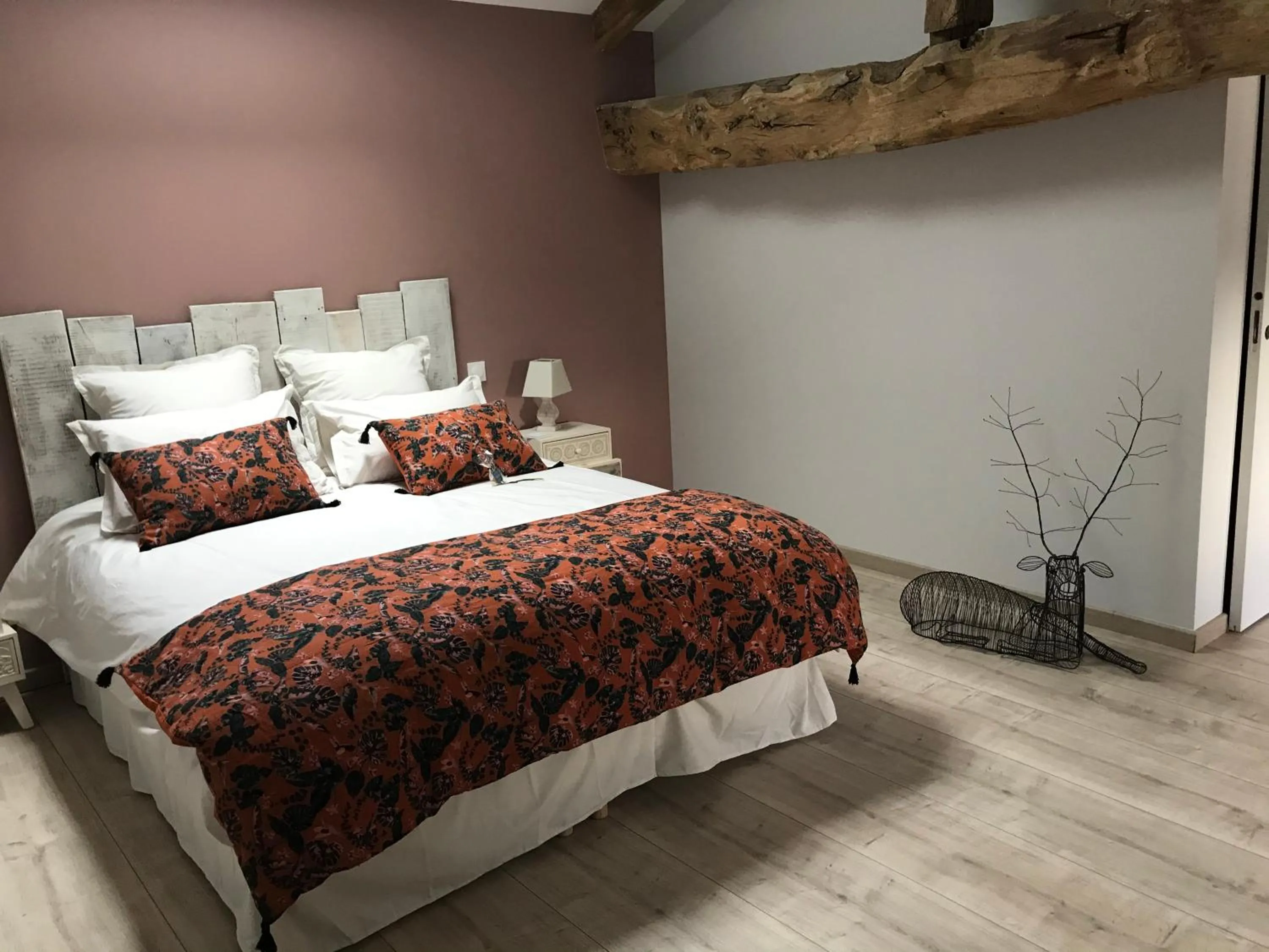 Bedroom, Bed in Logis de Pierre Levée