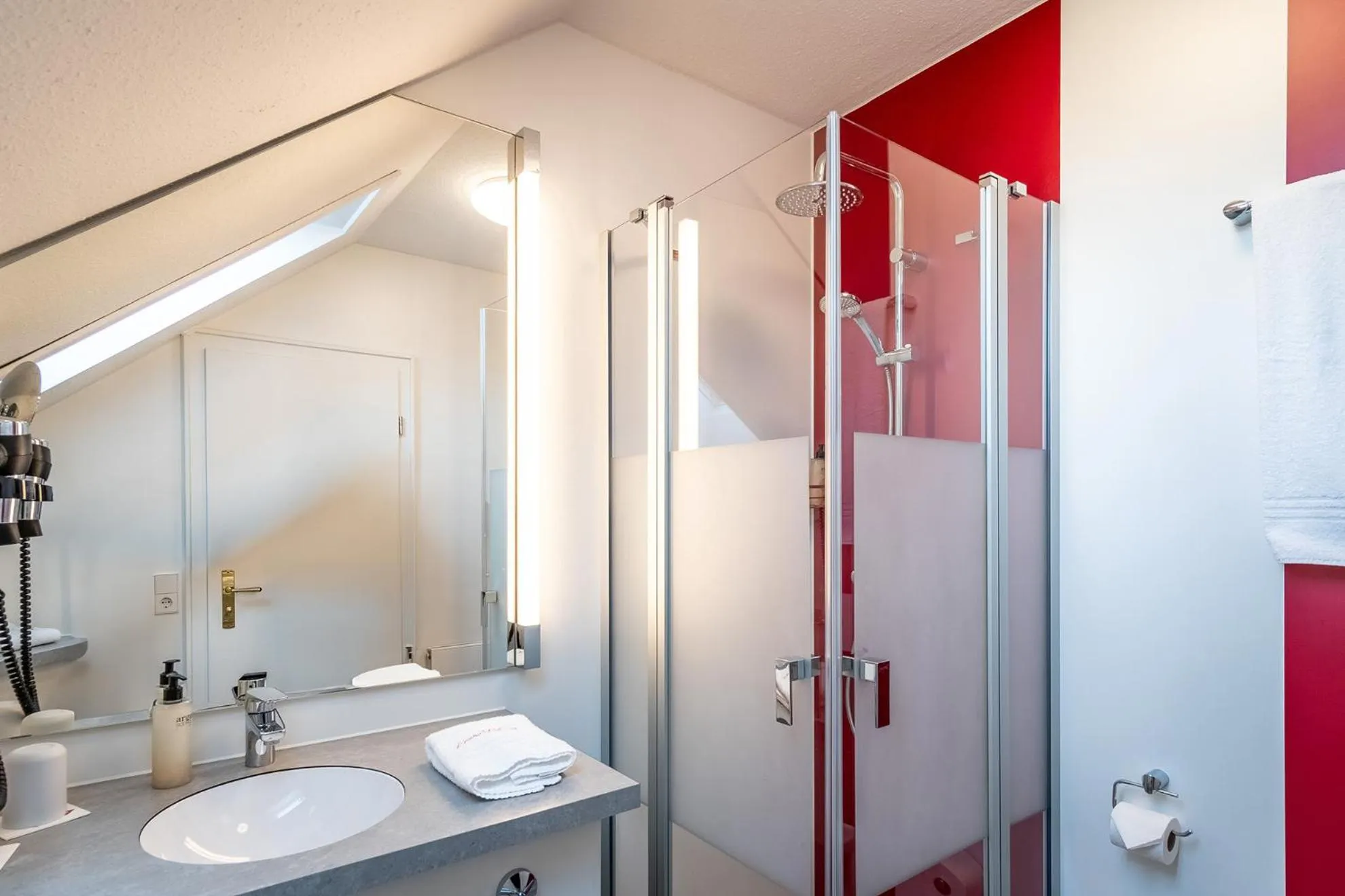 Shower in Hotel Restaurant Lamm Hebsack