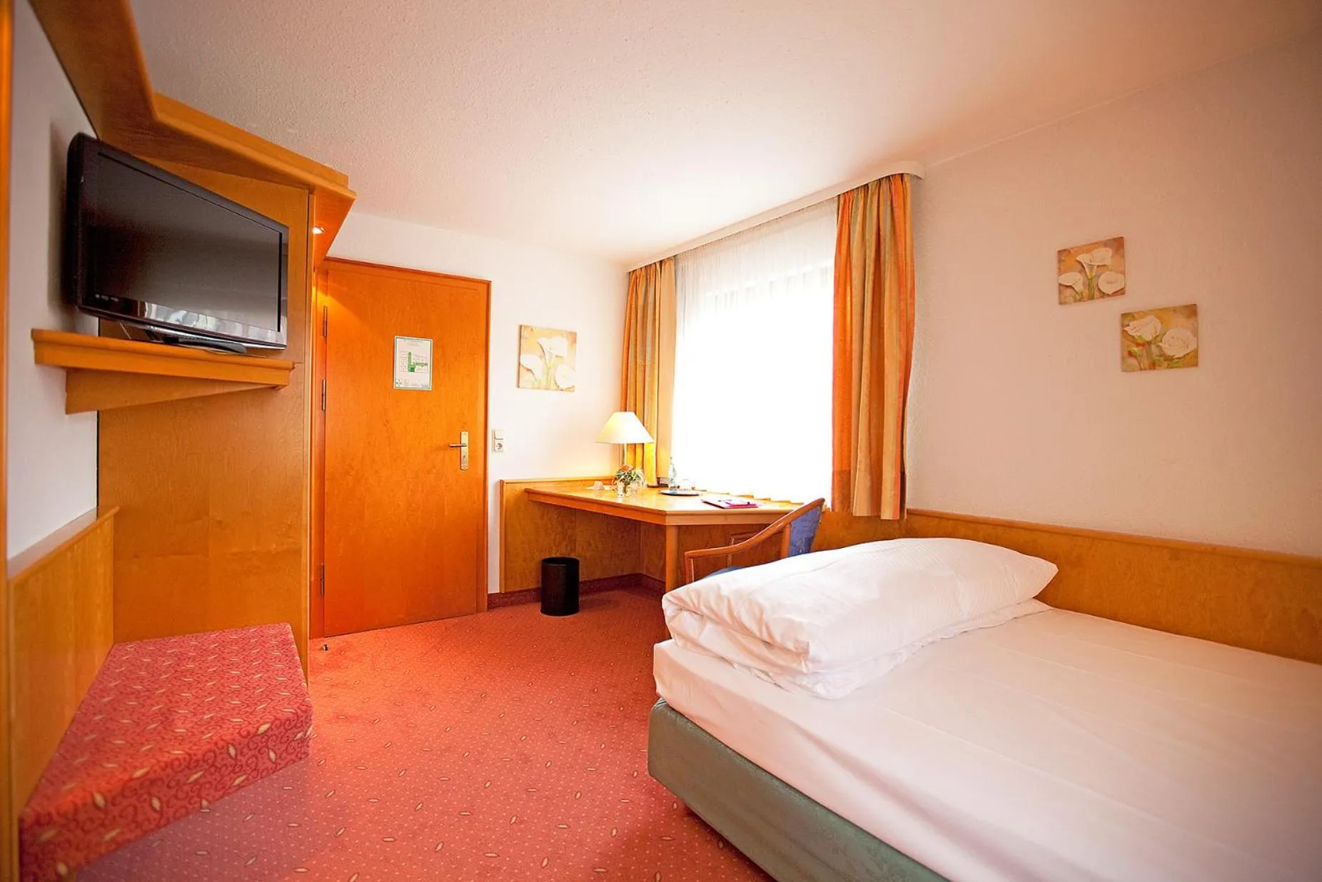 Queen Room - single occupancy in Hotel Restaurant Lamm Hebsack