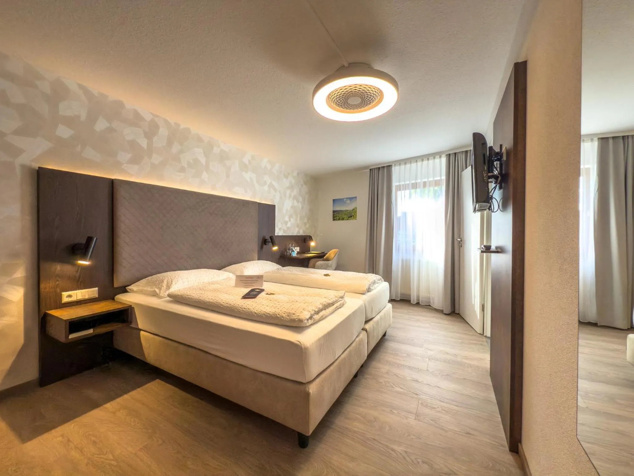 Bed in Hotel Restaurant Lamm Hebsack