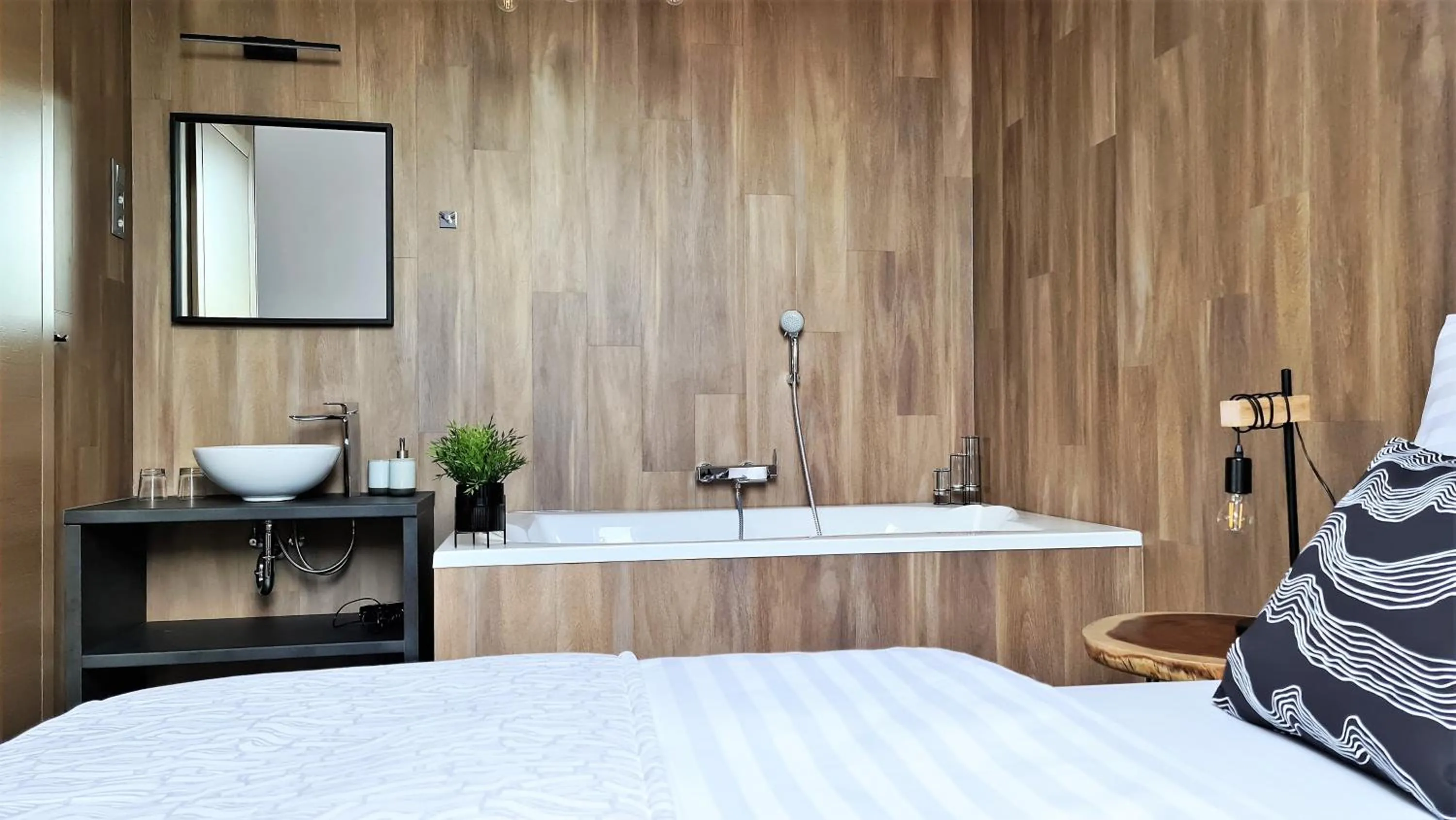 Bathroom, Bed in Mandula Villa