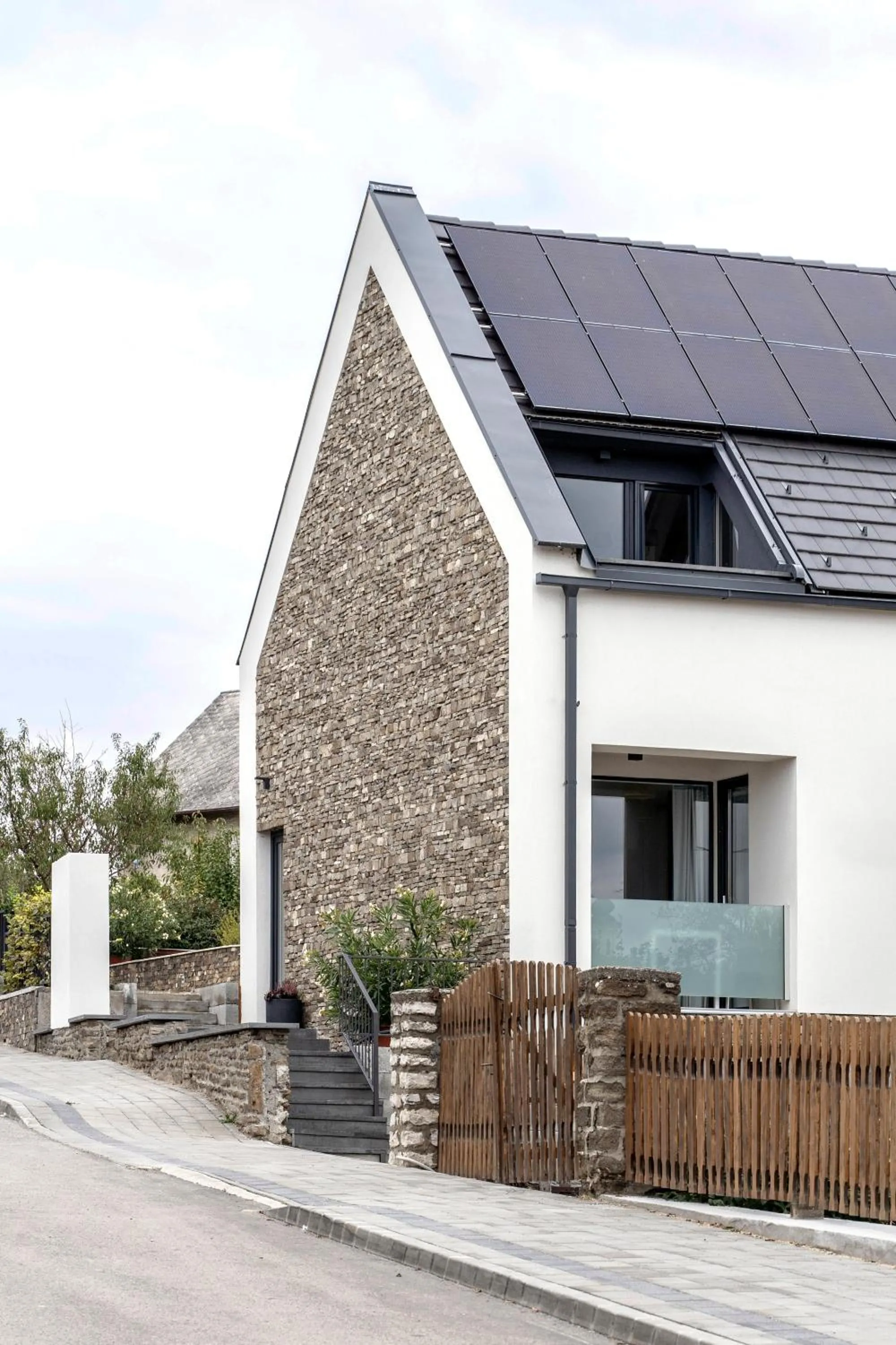 Property building in Mandula Villa