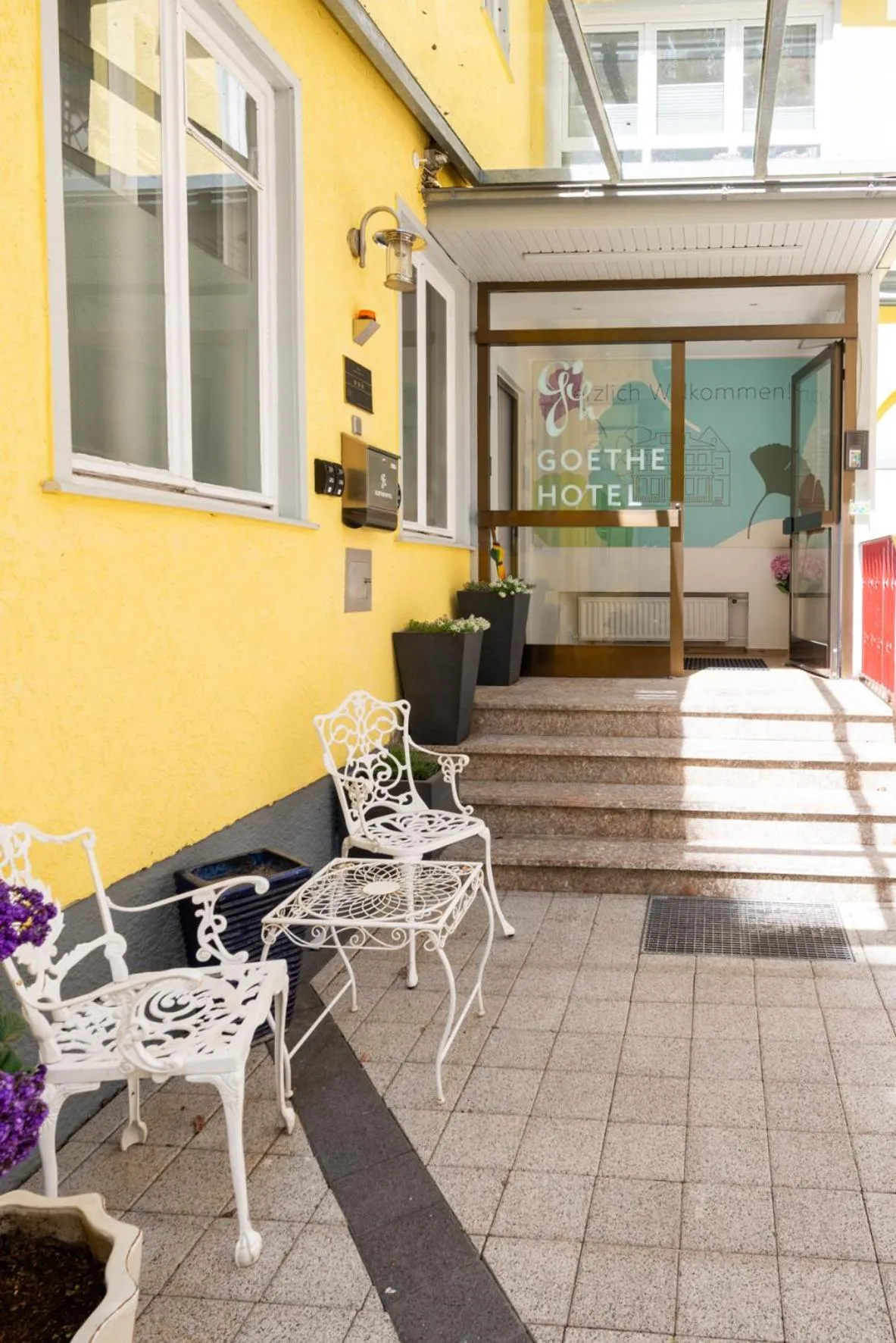 Property building in Goethe Hotel