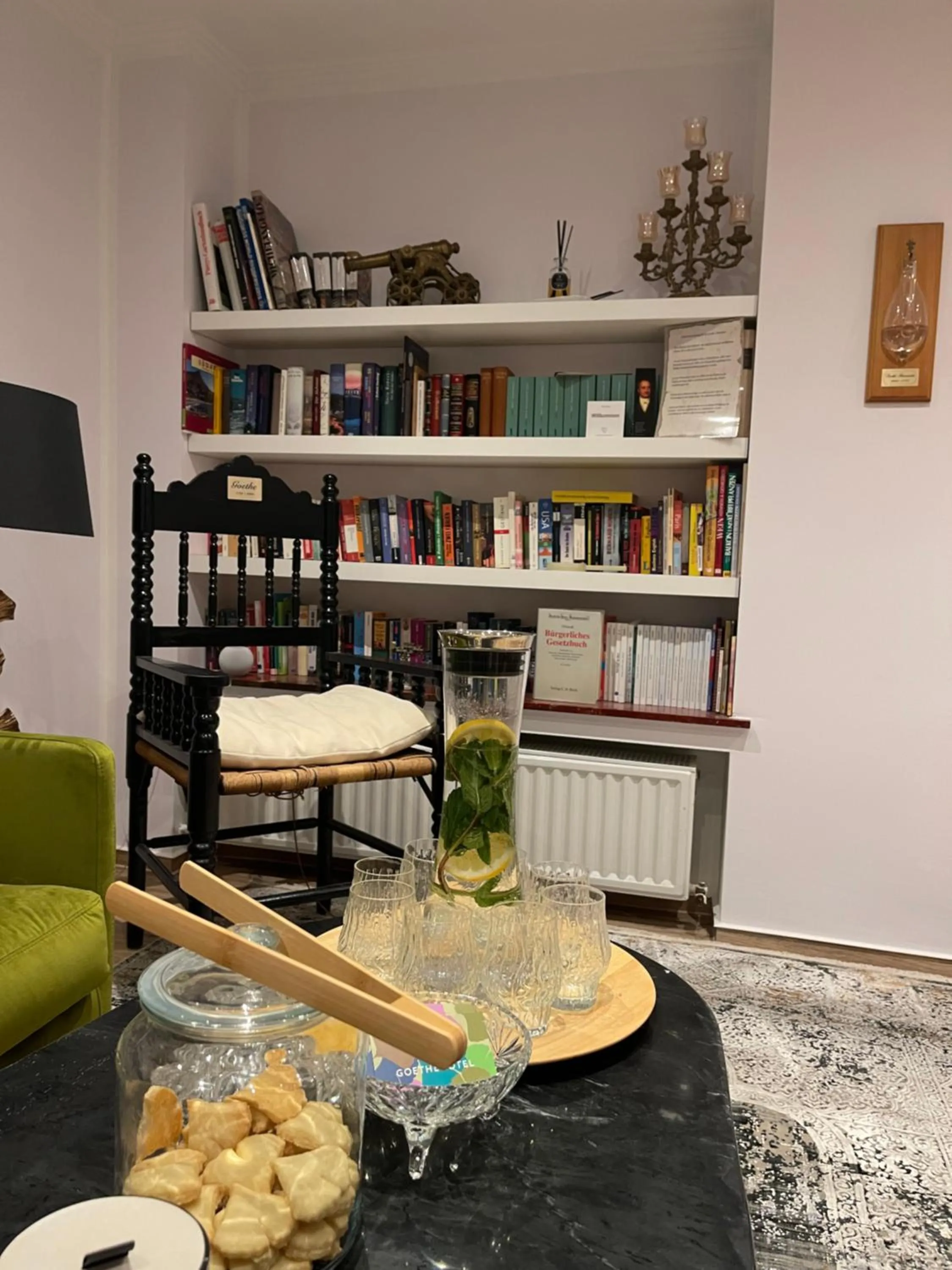 Library in Goethe Hotel