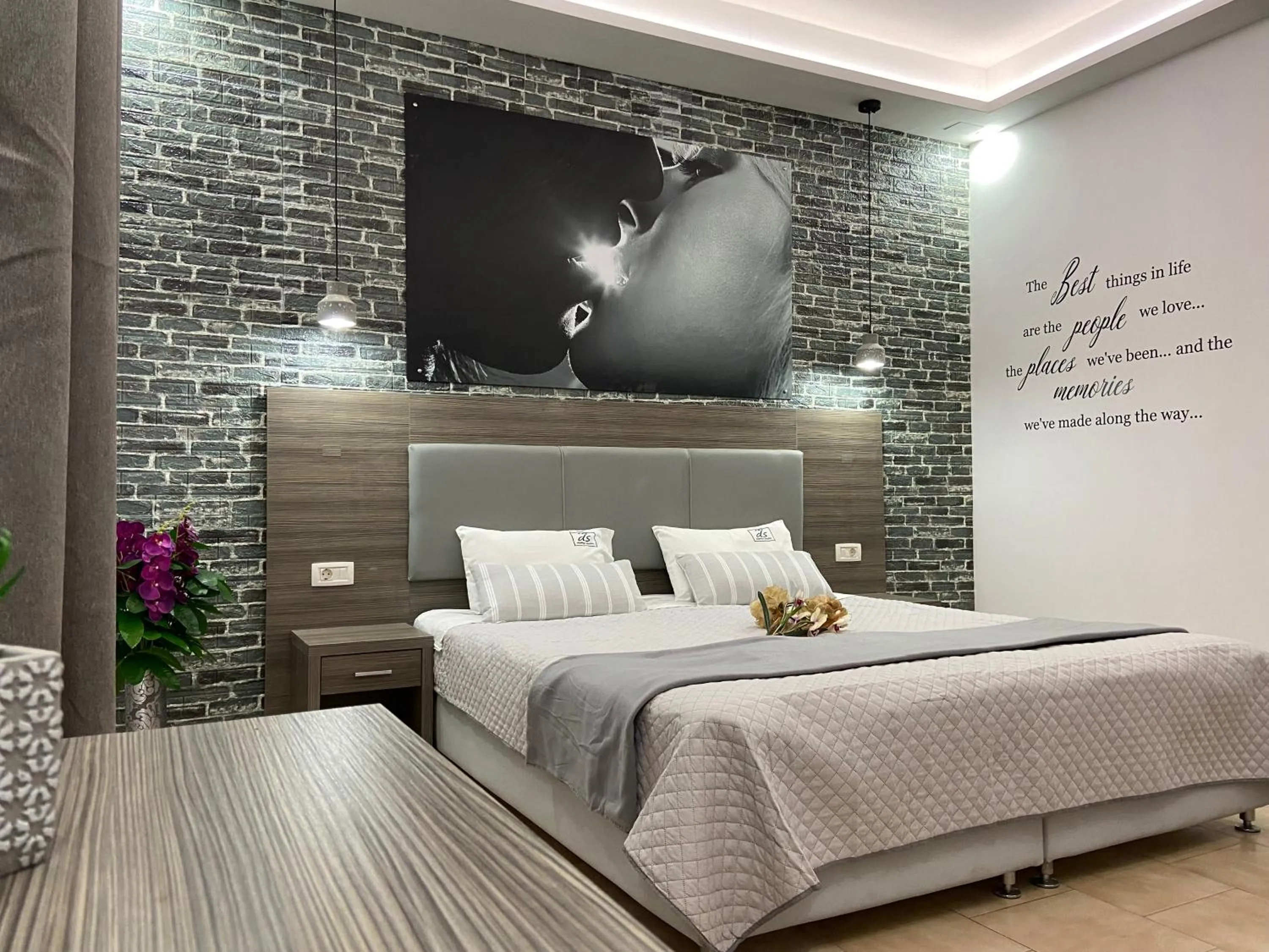 Bed in Daphne Studios