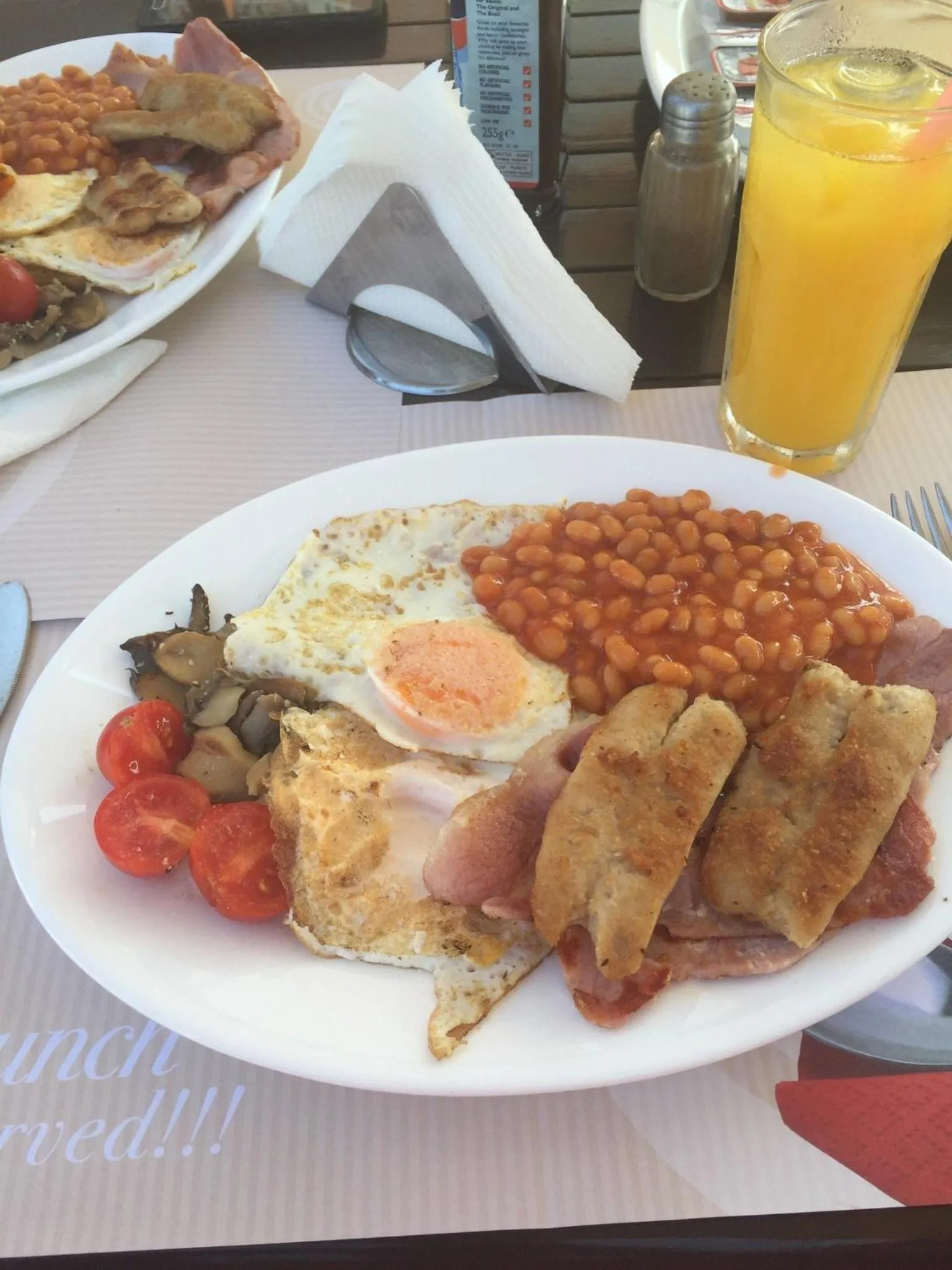 Breakfast in Daphne Studios