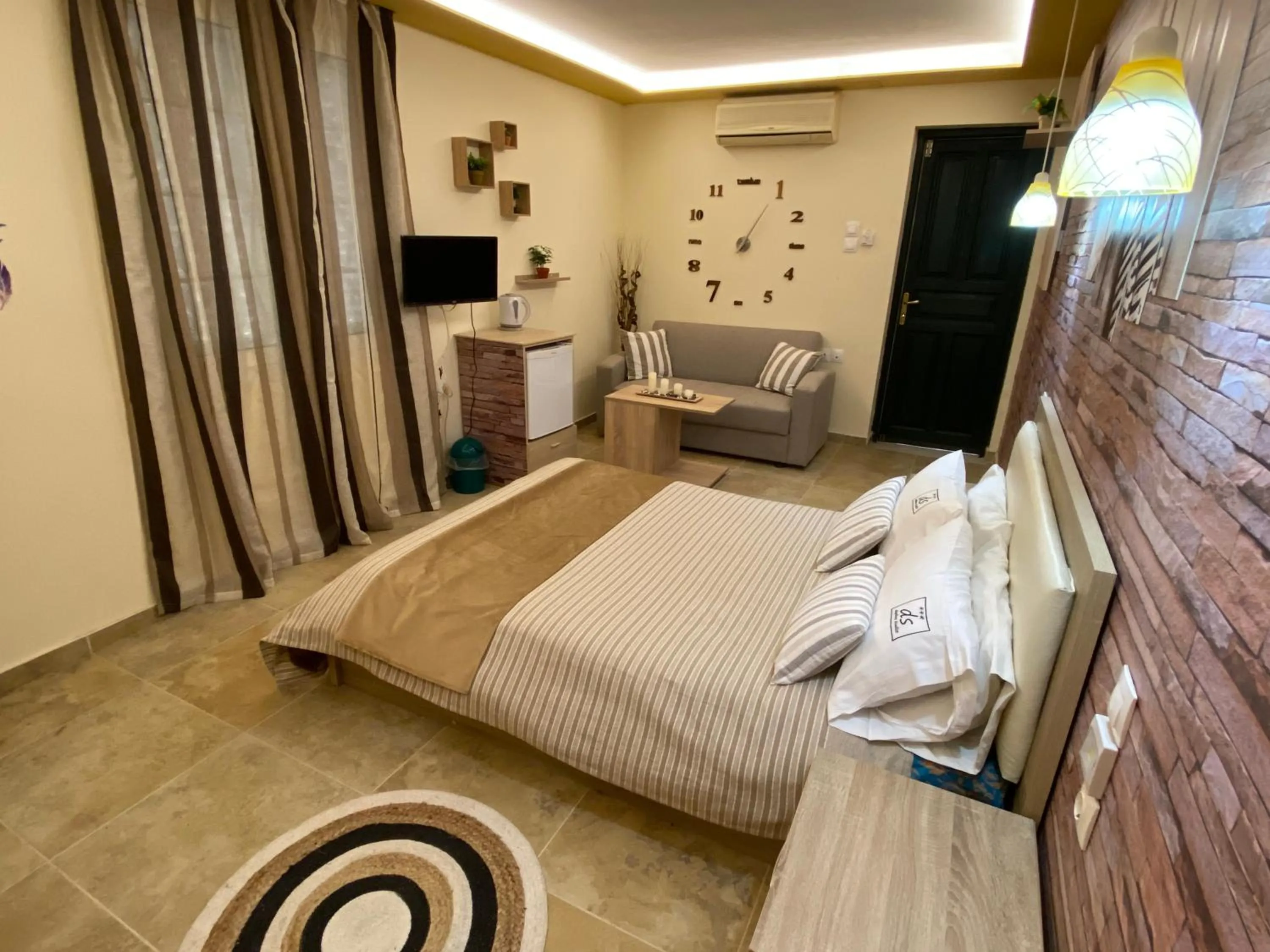 Bed in Daphne Studios