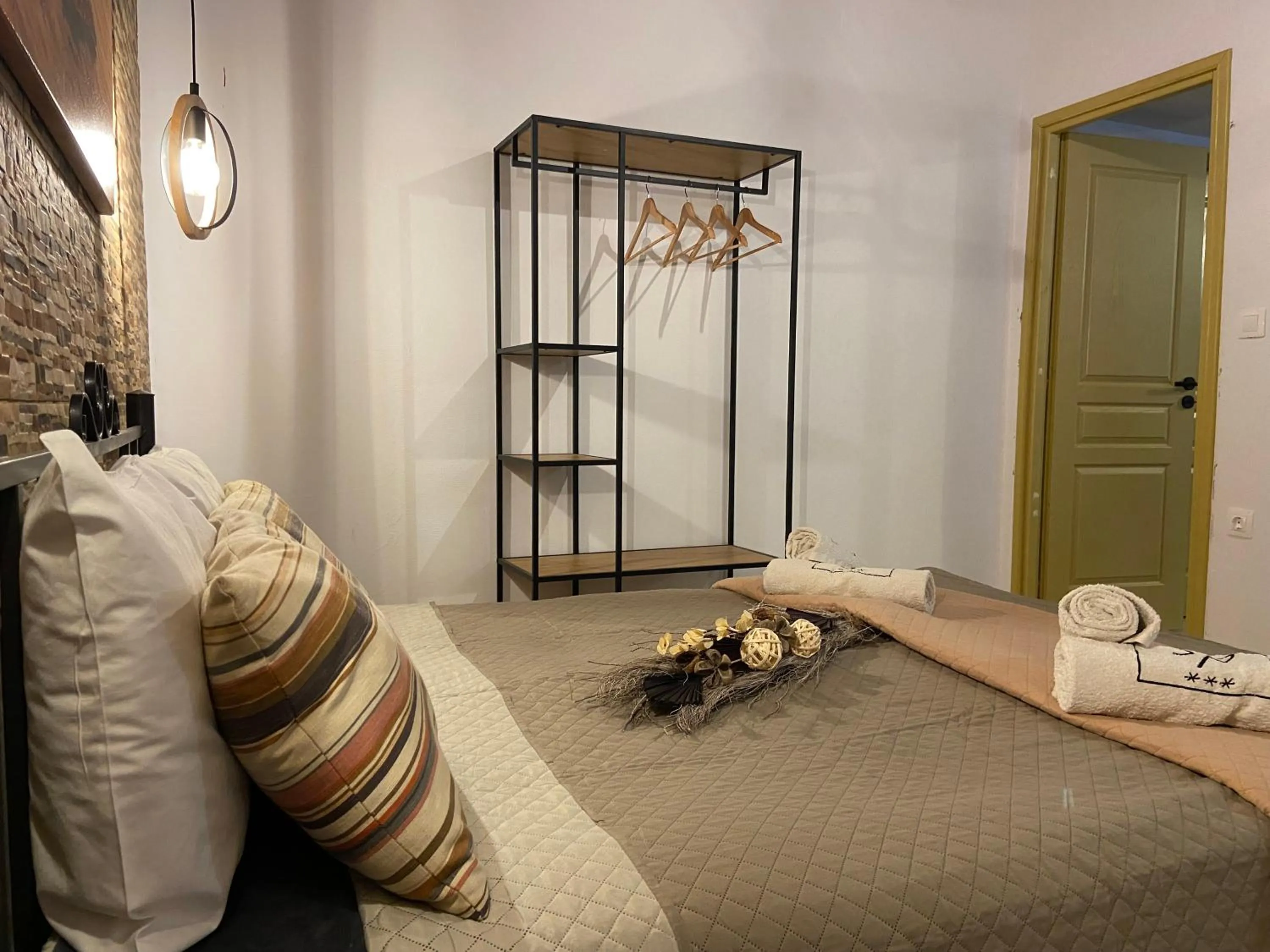 Bed in Daphne Studios