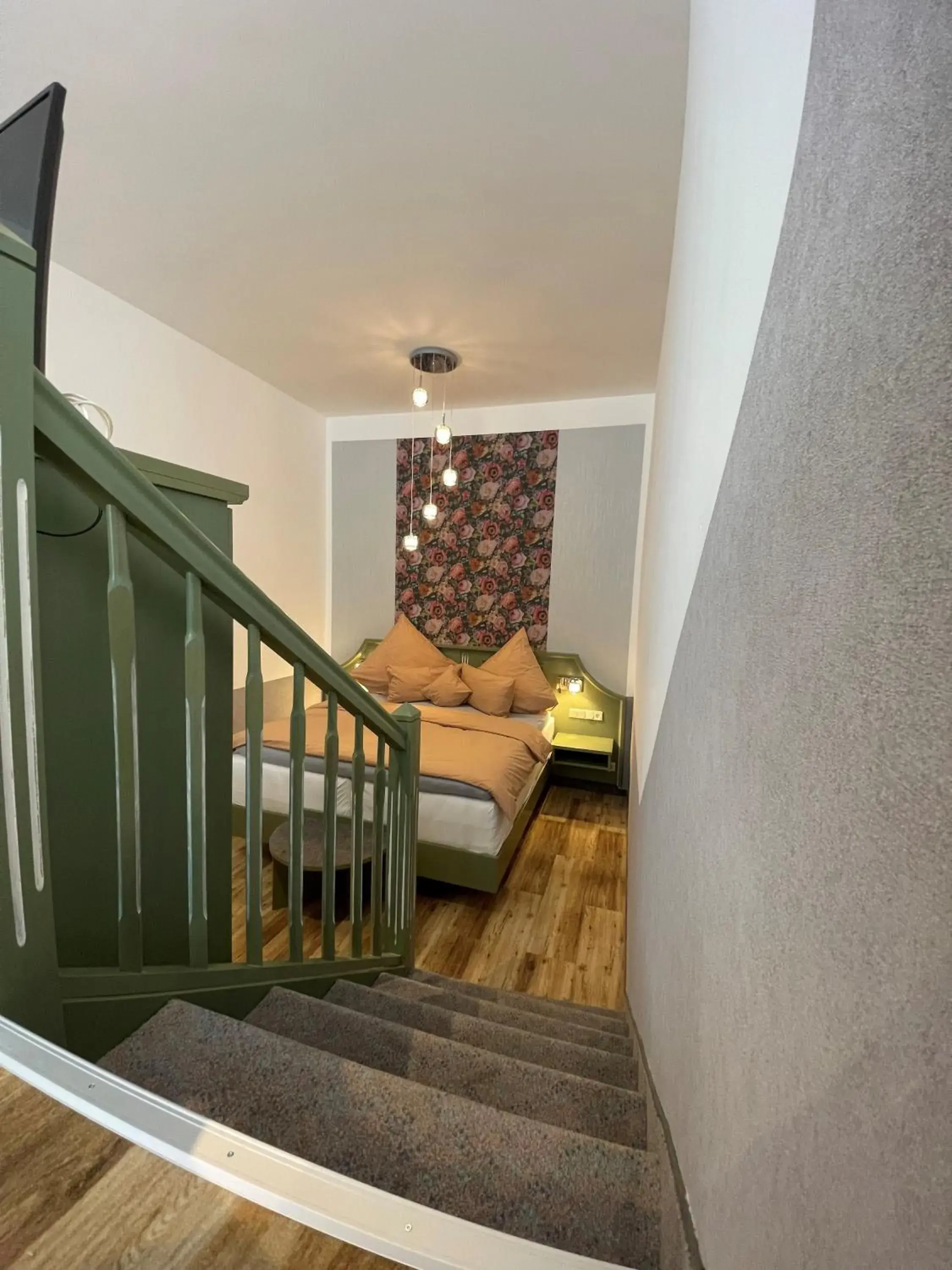 Photo of the whole room, Bed in Hotel Bebra's Hessischer Hof Photo of the whole room, Bed in Hotel Bebra's Hessischer Hof