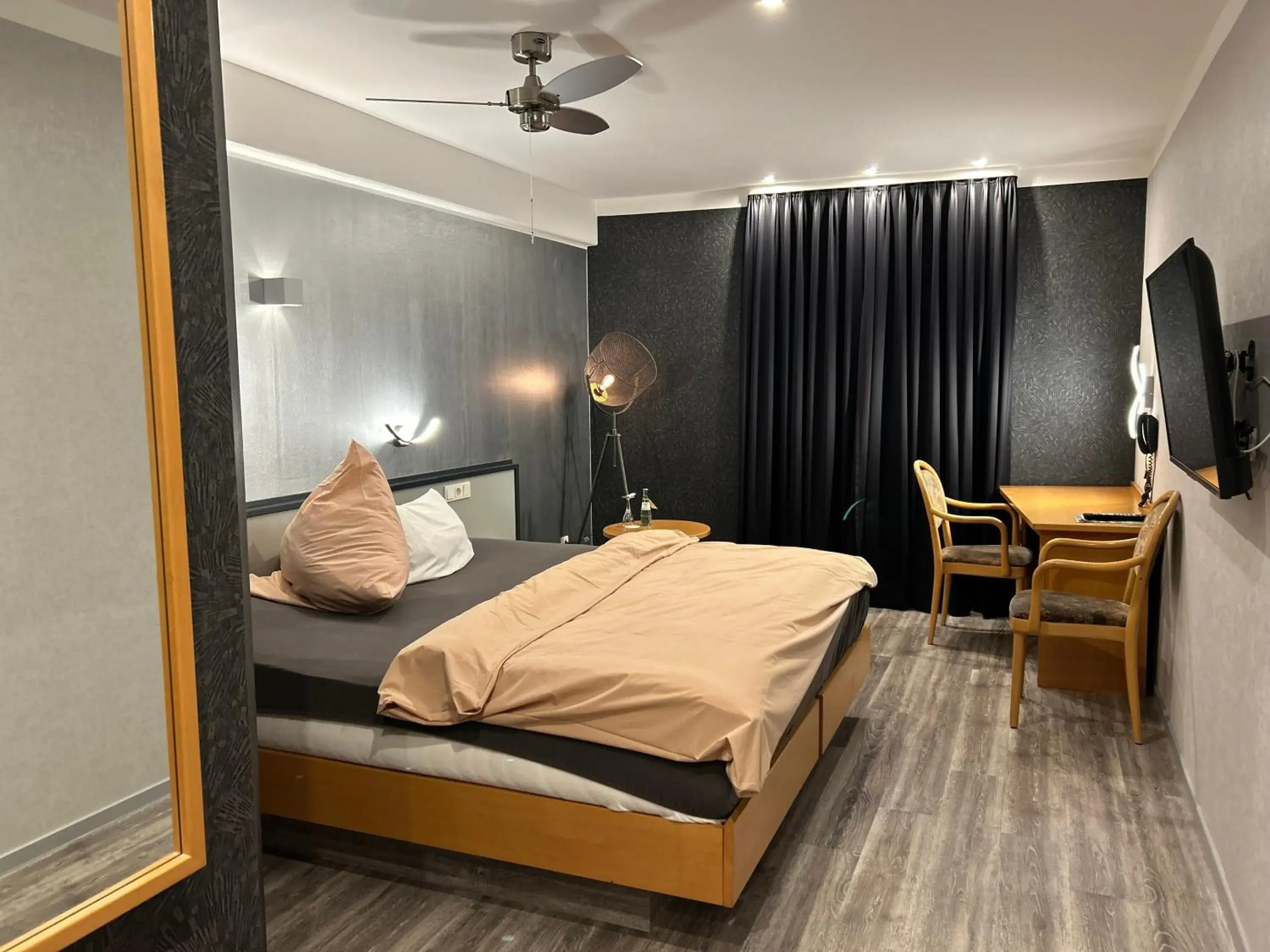 Bed in Hotel Bebra's Hessischer Hof Bed in Hotel Bebra's Hessischer Hof