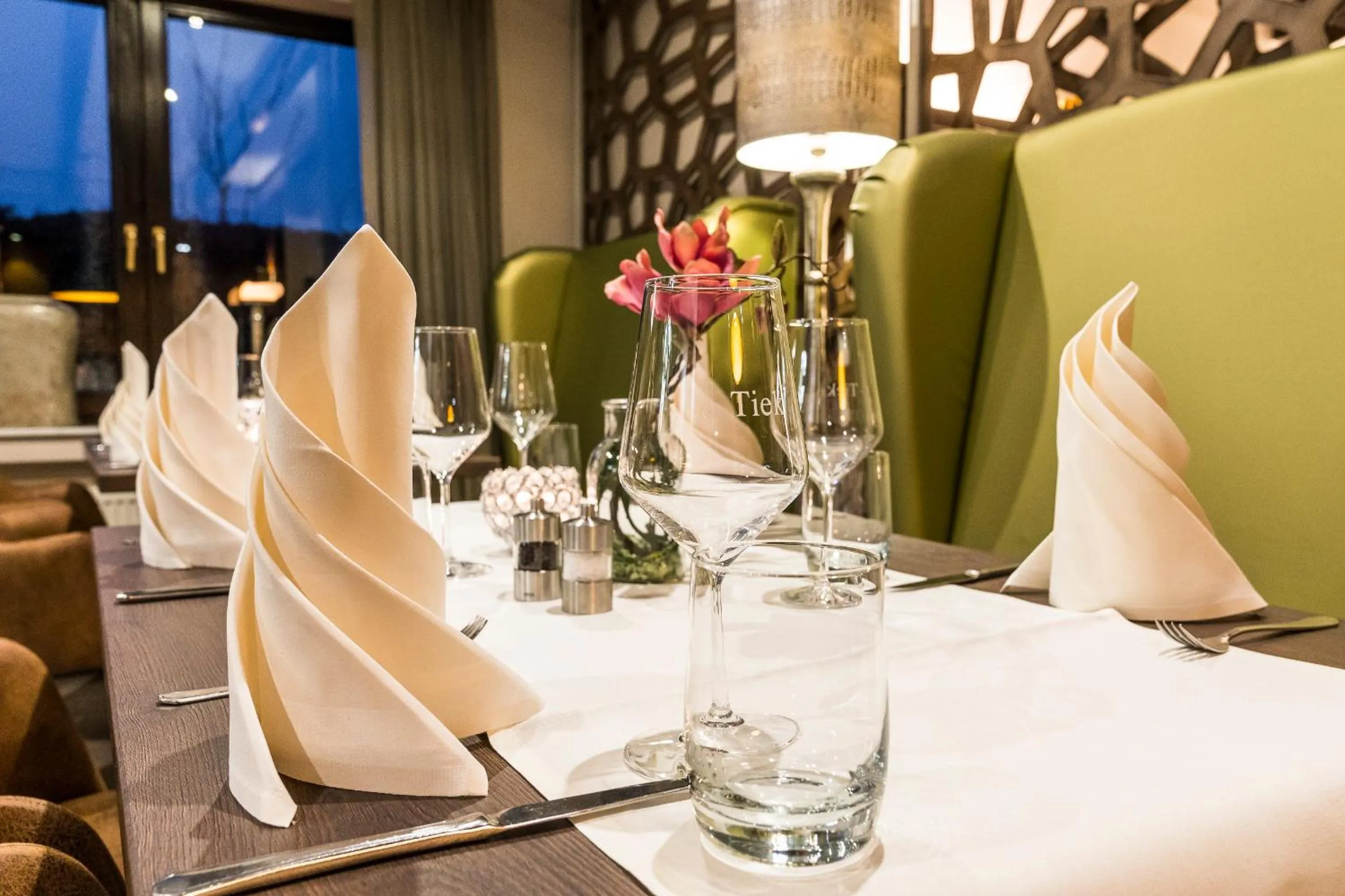 Restaurant/places to eat in Hotel Tiek Superior