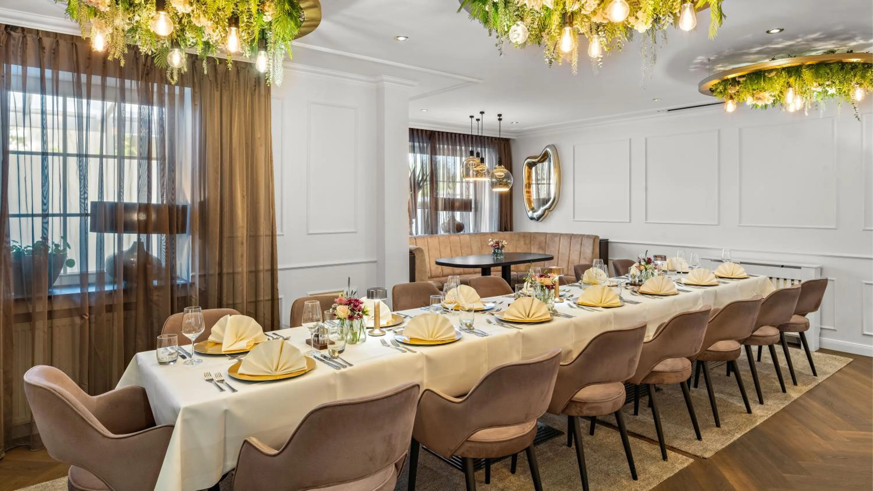 Restaurant/places to eat in Hotel Tiek Superior