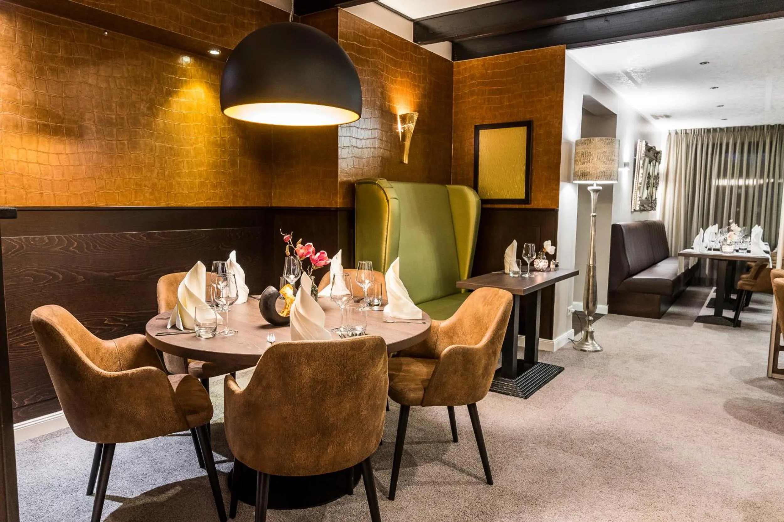 Restaurant/places to eat in Hotel Tiek Superior