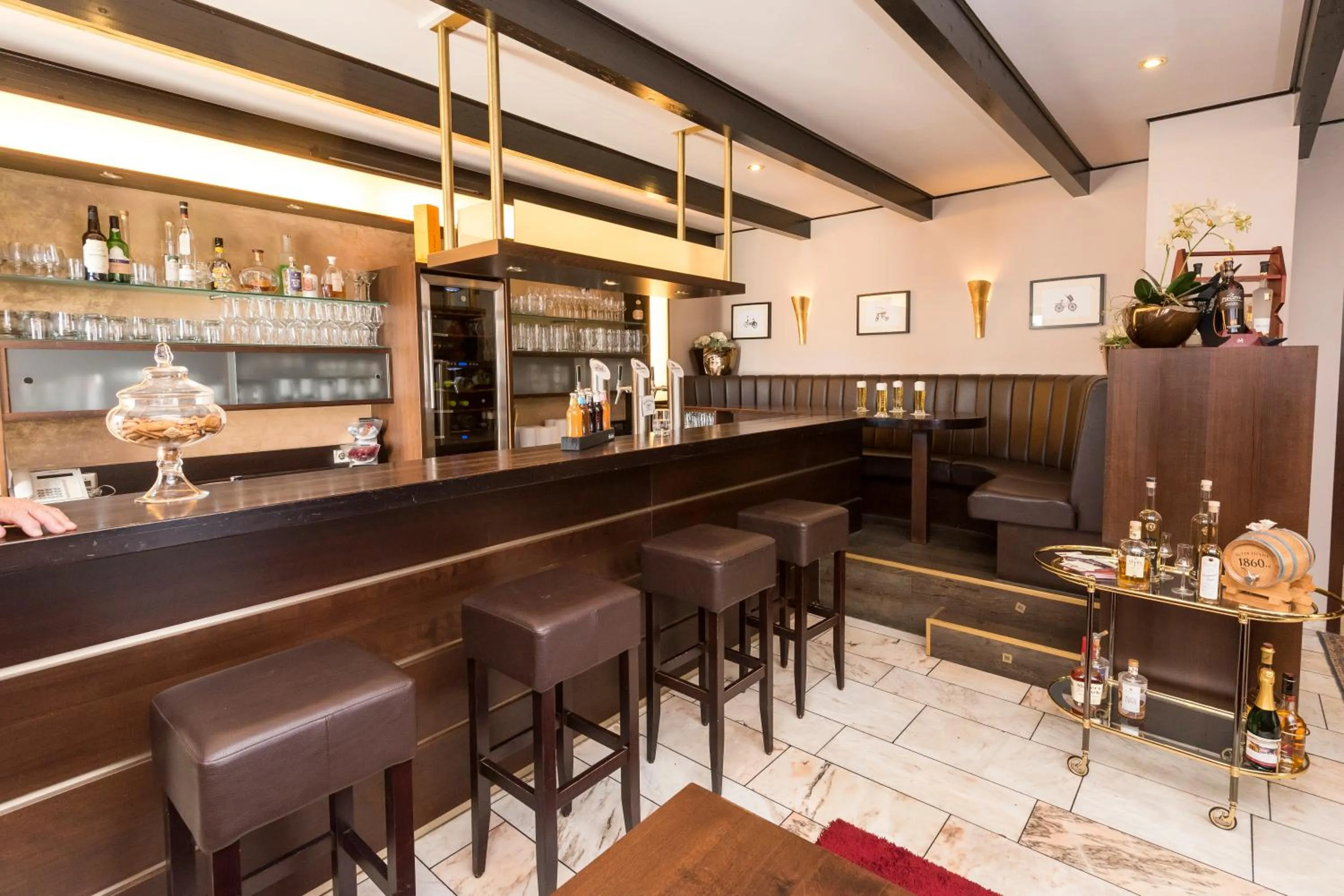 Restaurant/places to eat in Hotel Tiek Superior