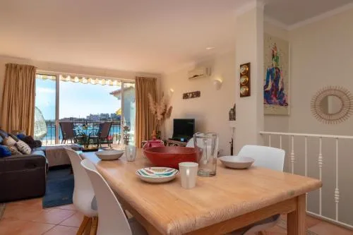 Front line townhouse Face la mer in Ferragudo luxury sea views