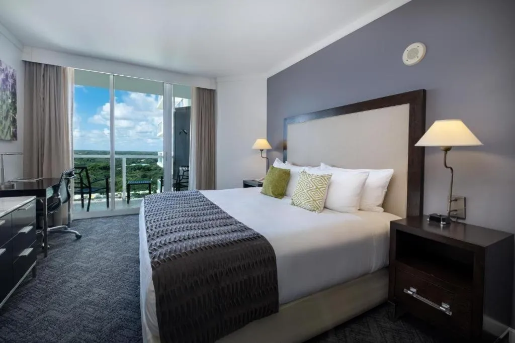 Apartment with Balcony in Private Oasis at Arya