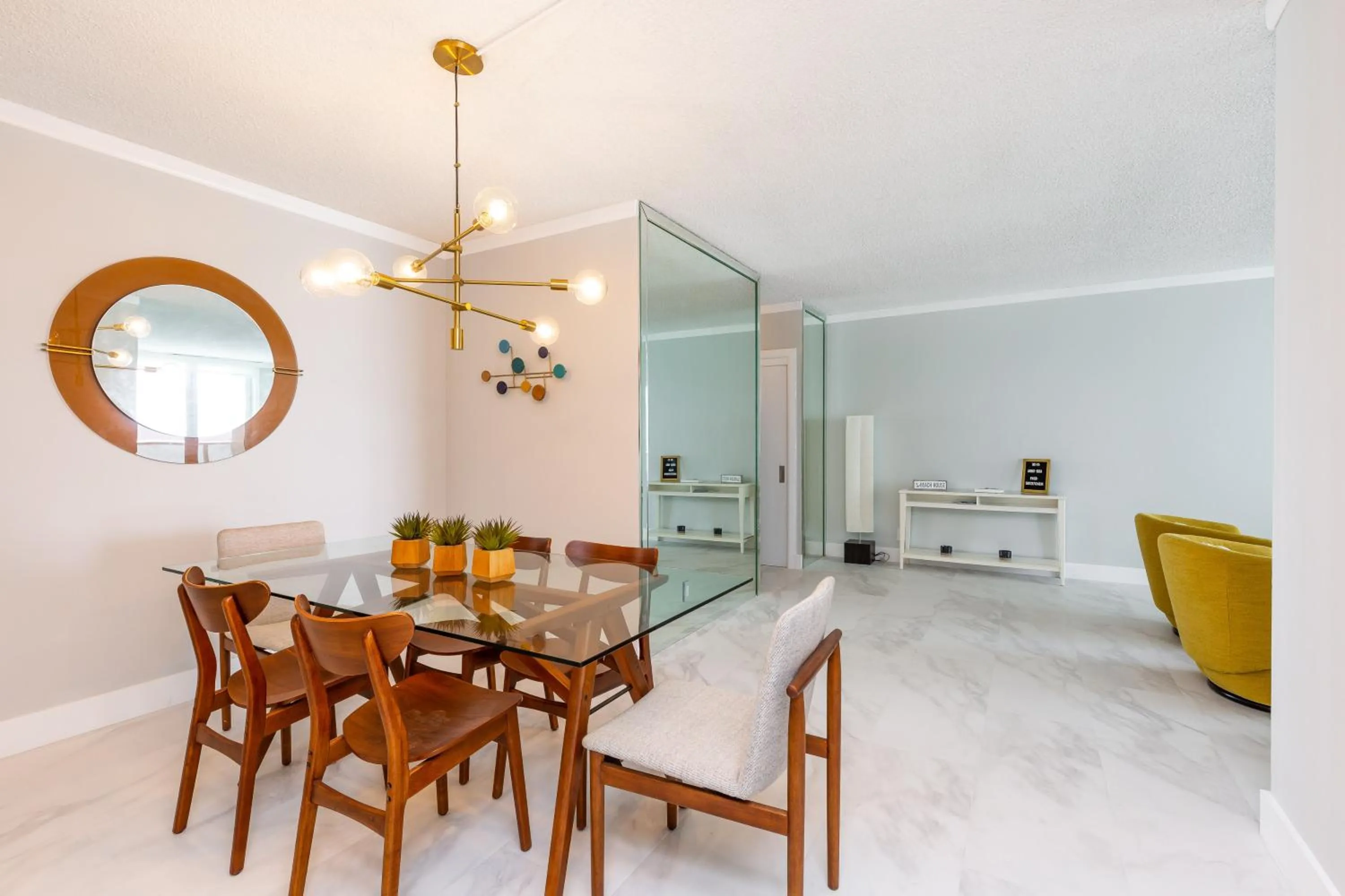 Dining area in The Tides Ocean Luxury Suites