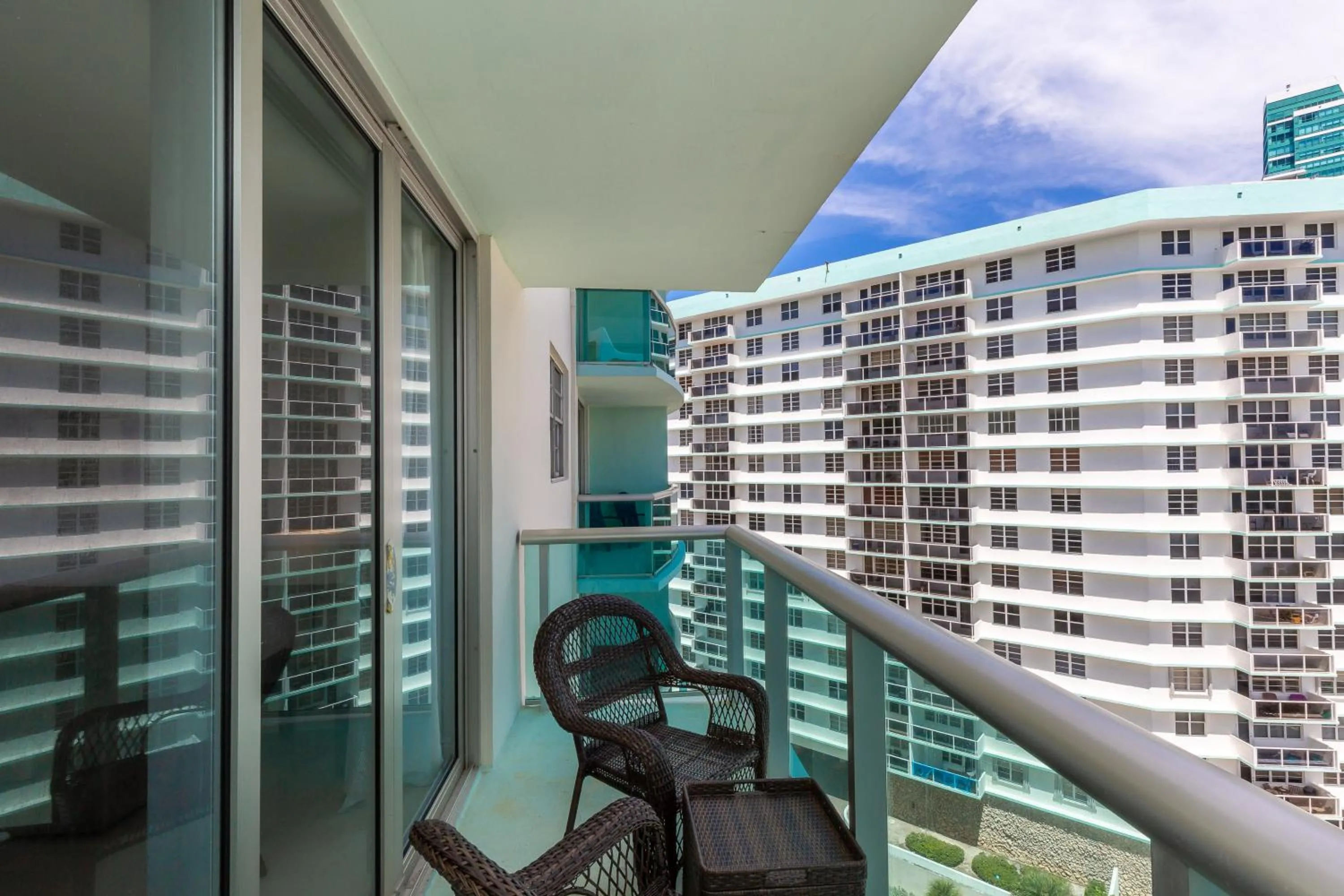Balcony/Terrace in The Tides Ocean Luxury Suites
