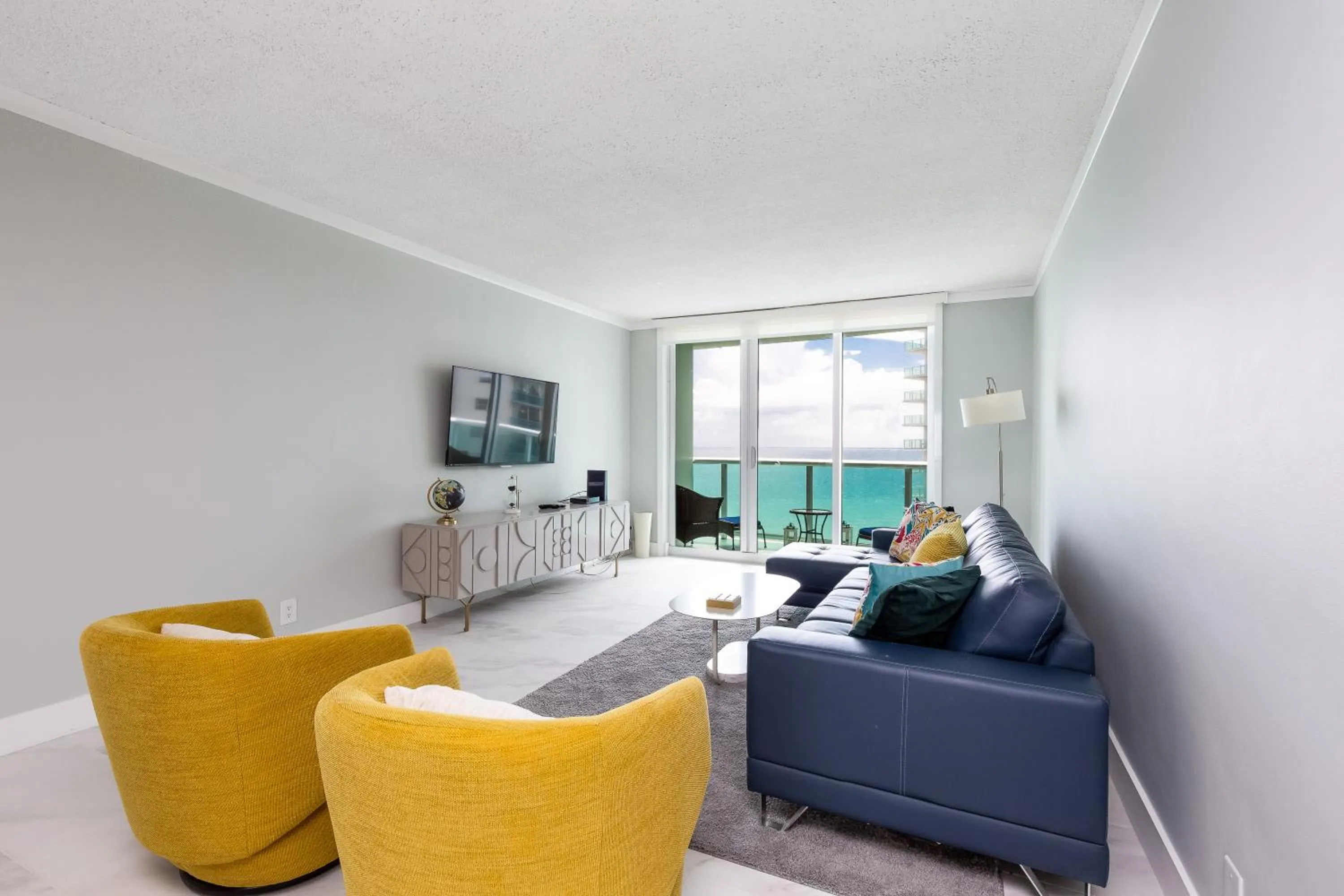 Living room in The Tides Ocean Luxury Suites