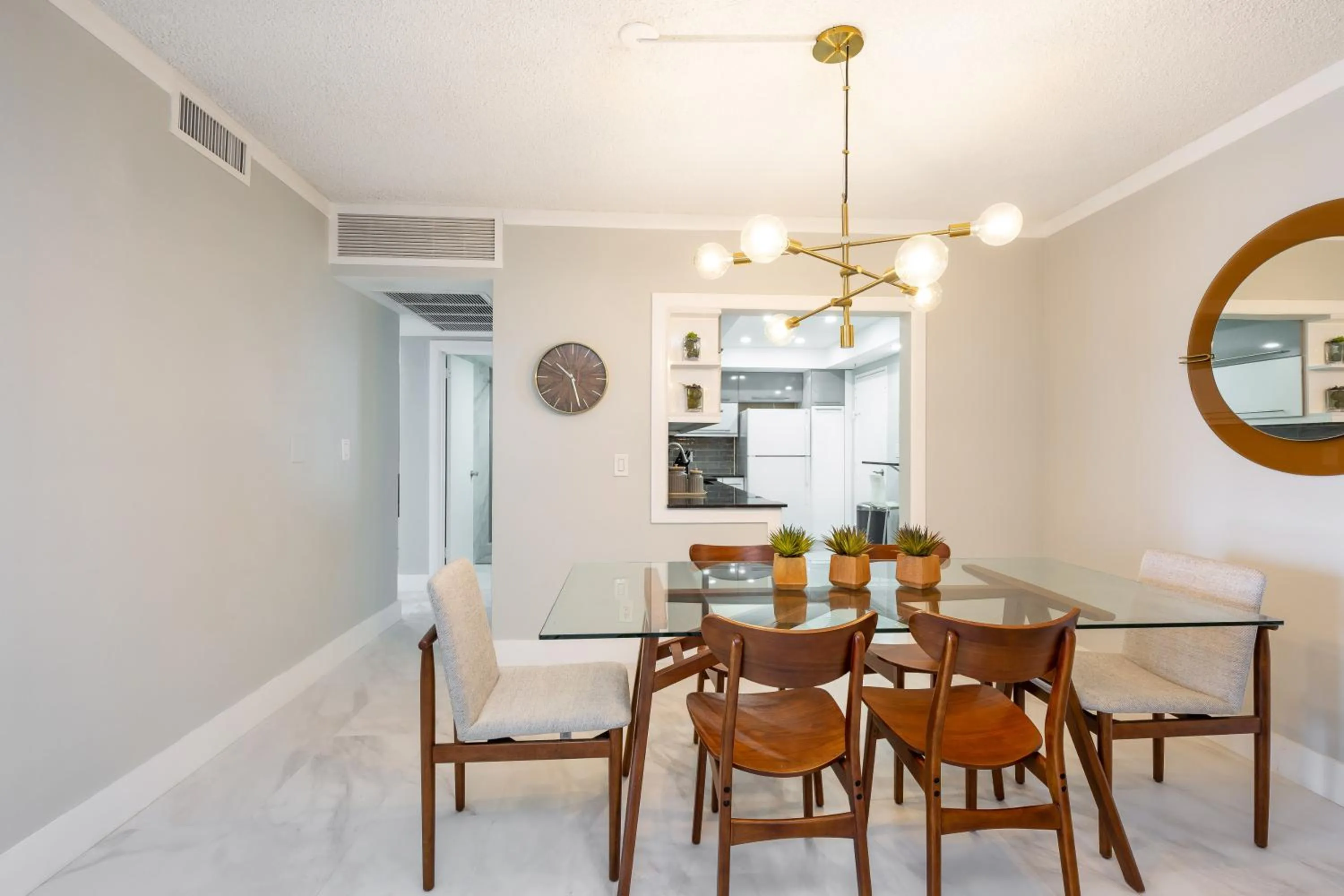 Dining area in The Tides Ocean Luxury Suites