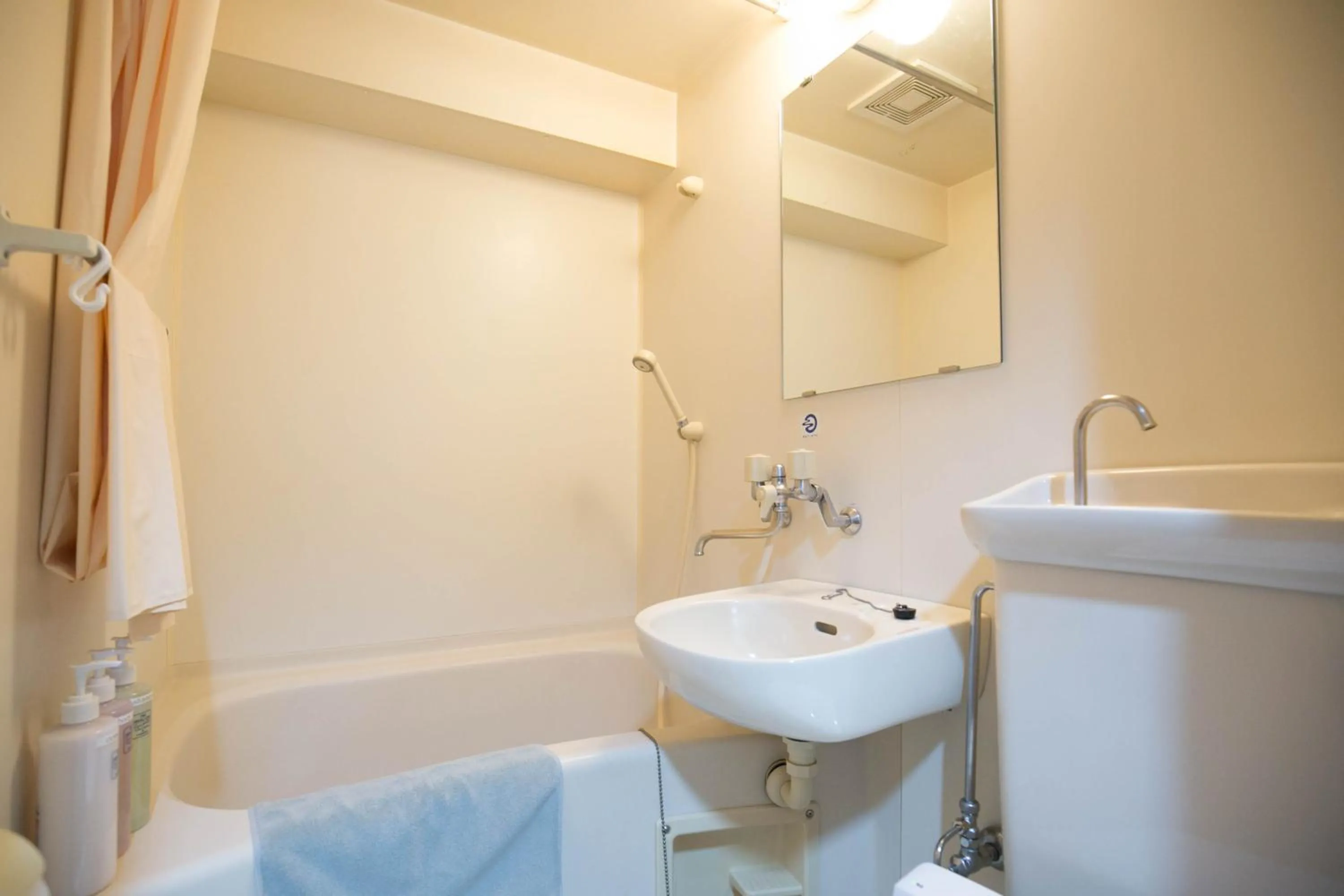 Shower in Wings Hakata