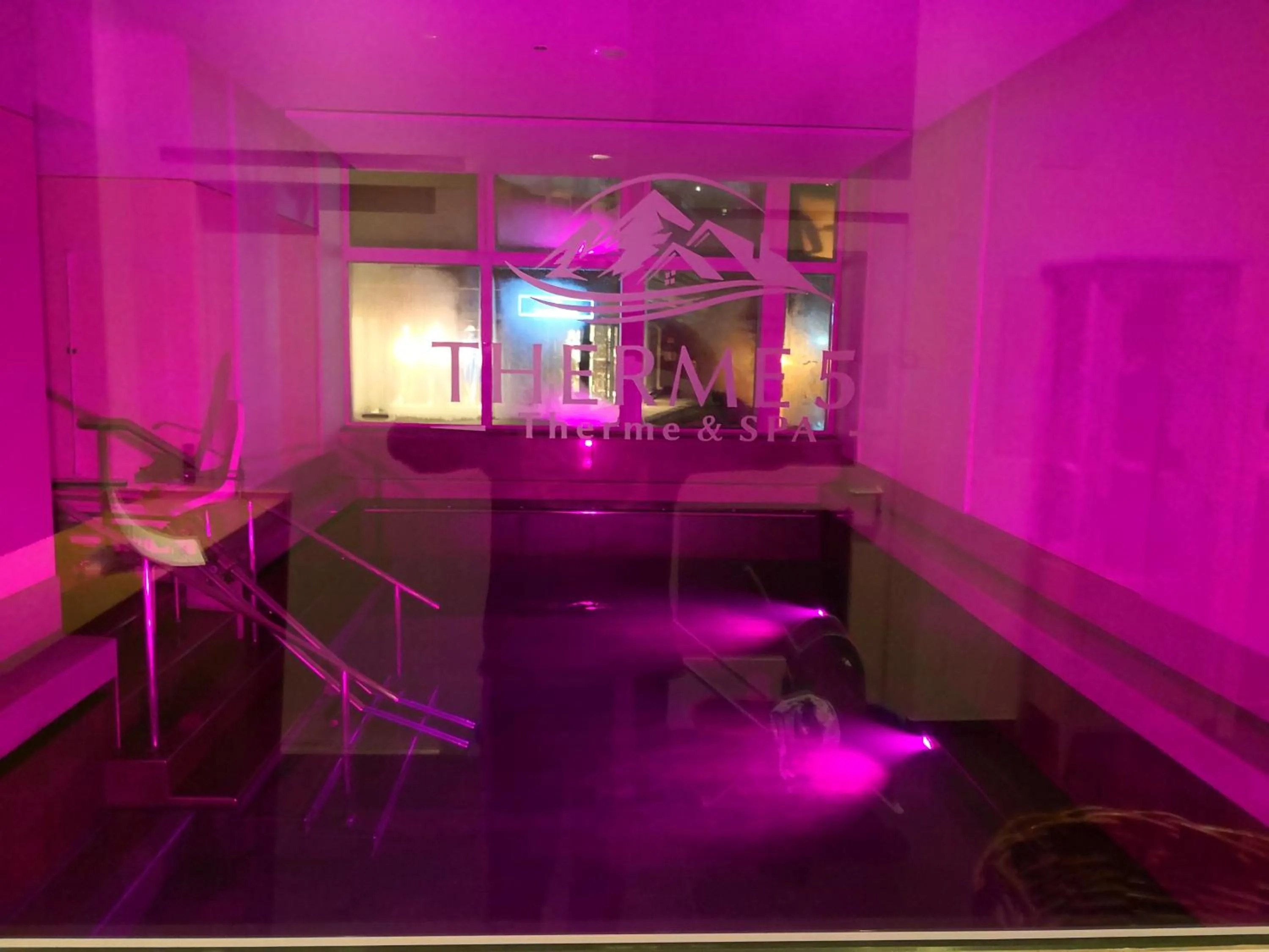 Pool view in Therme 51° Hotel Physio & Spa