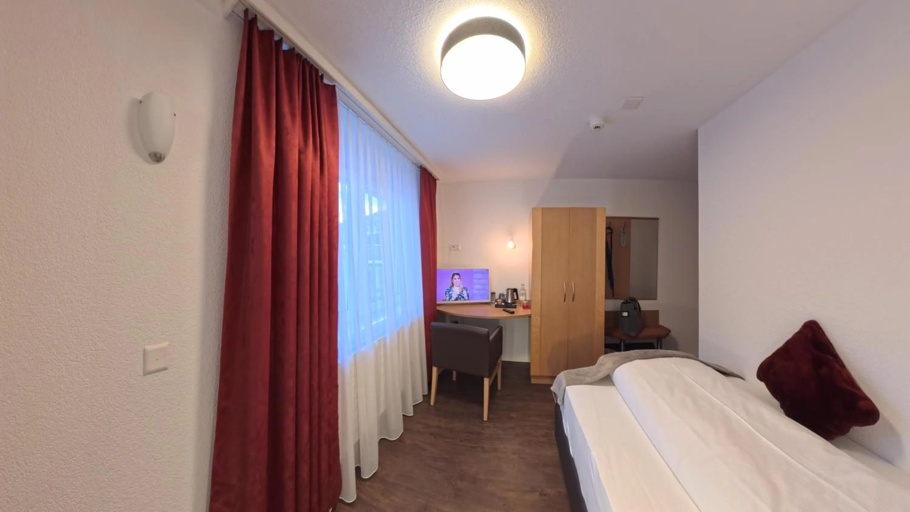 Bedroom, Bed in Therme 51° Hotel Physio & Spa