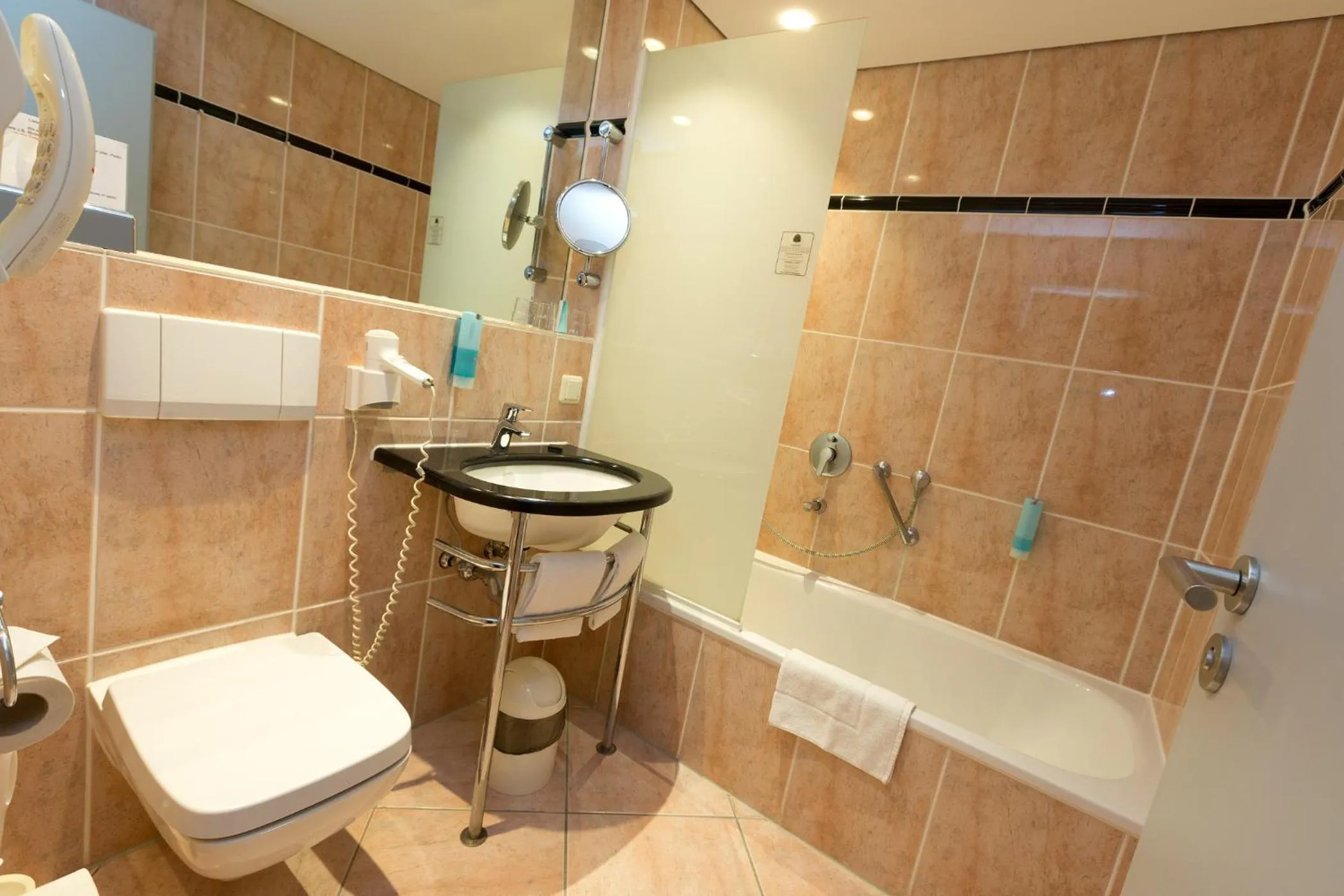 Bathroom in Hotel ARTE Schwerin